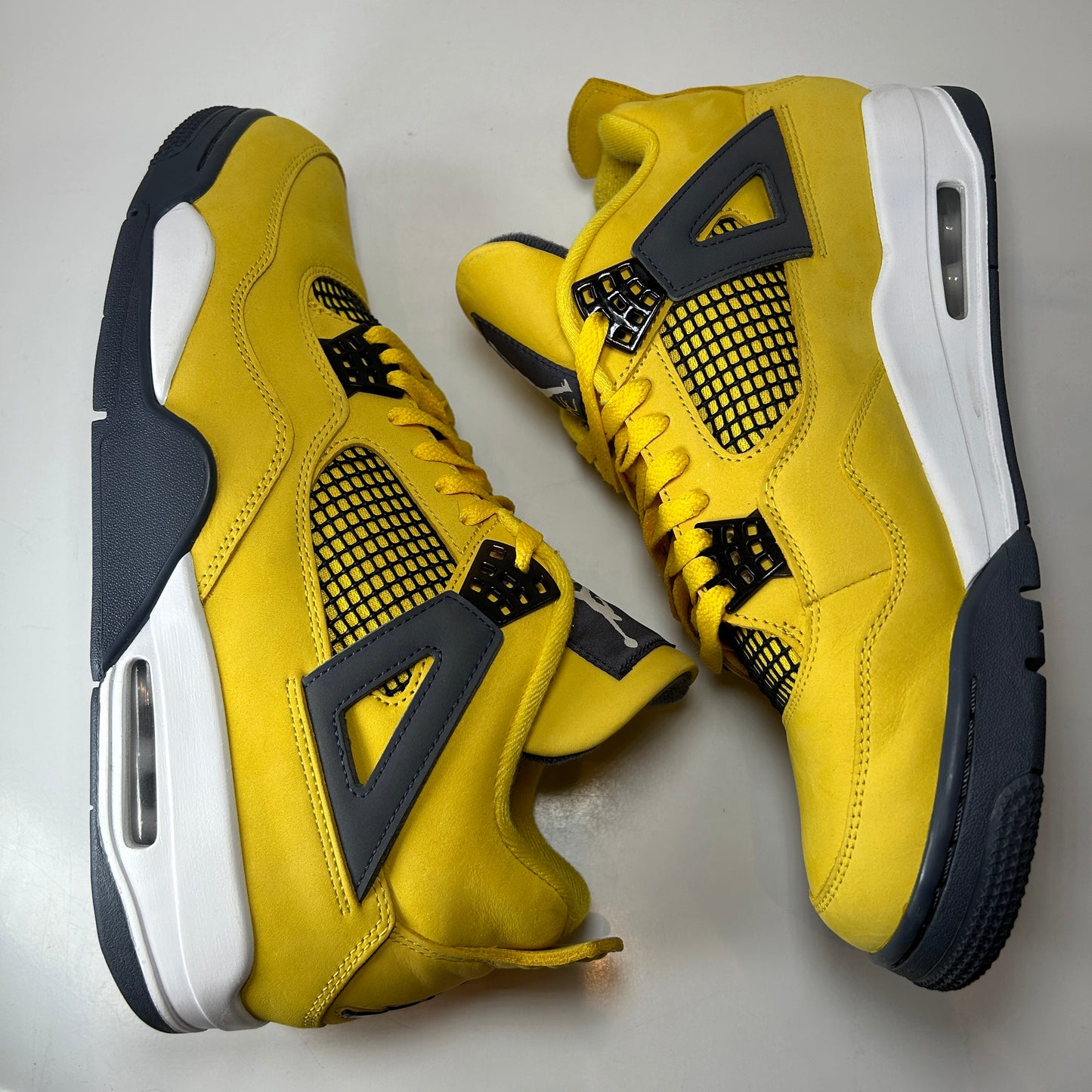 CT8527 700 Jordan 4 Retro Lightning (2021) [USED] - 12 M (Used)