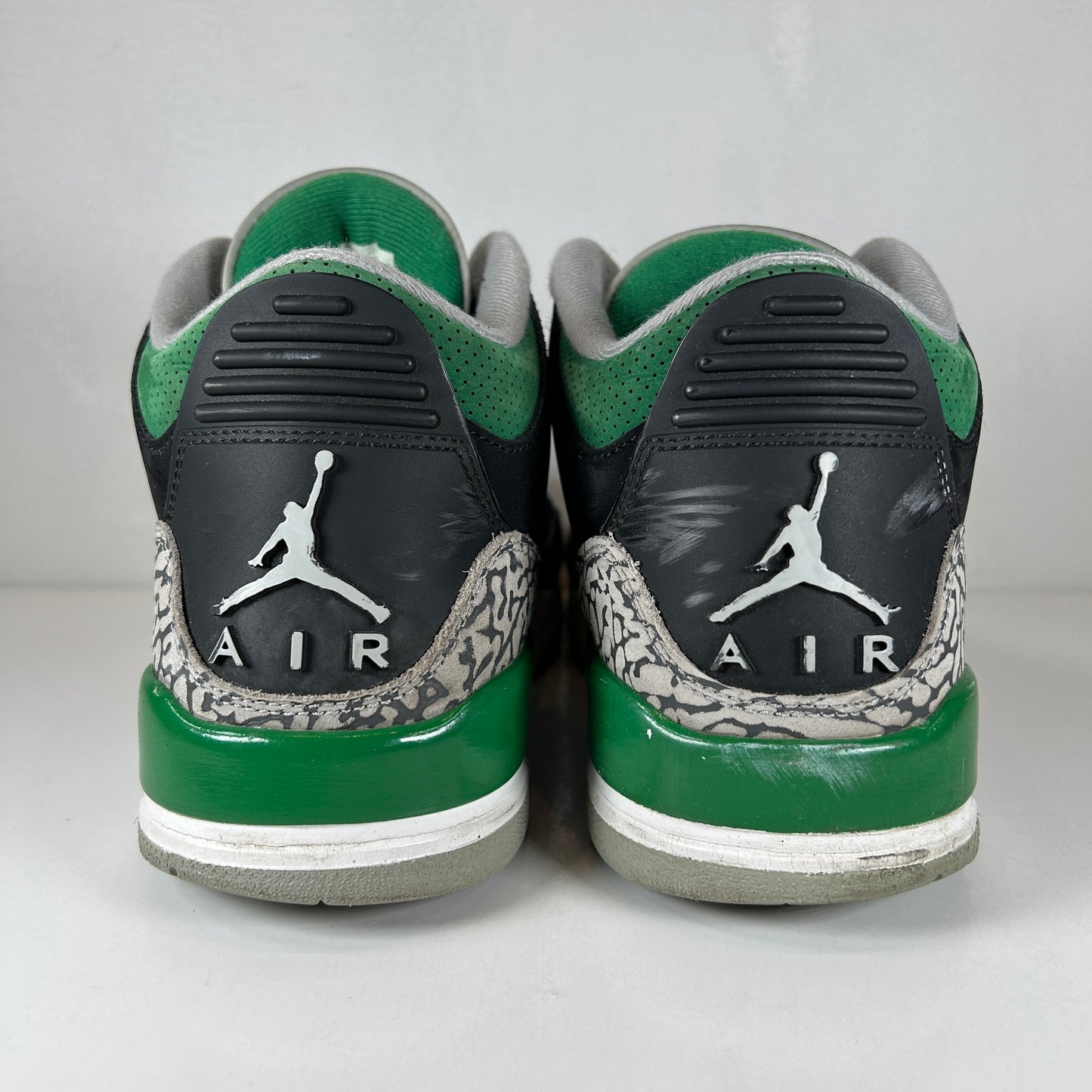 CT8532 030 Jordan 3 Retro Pine Green [USED] - 9 M (Used)