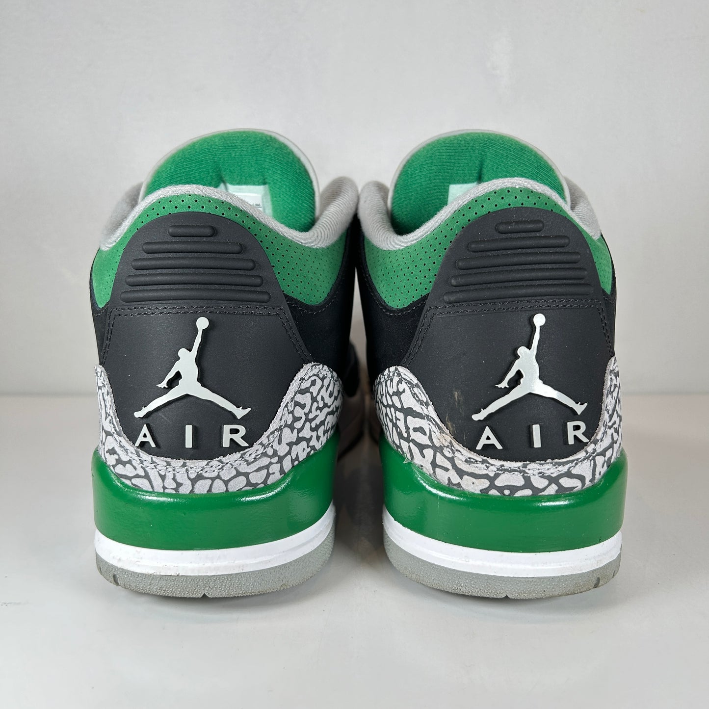 CT8532 030 Jordan 3 Retro Pine Green [USED] - 10 M (Used)