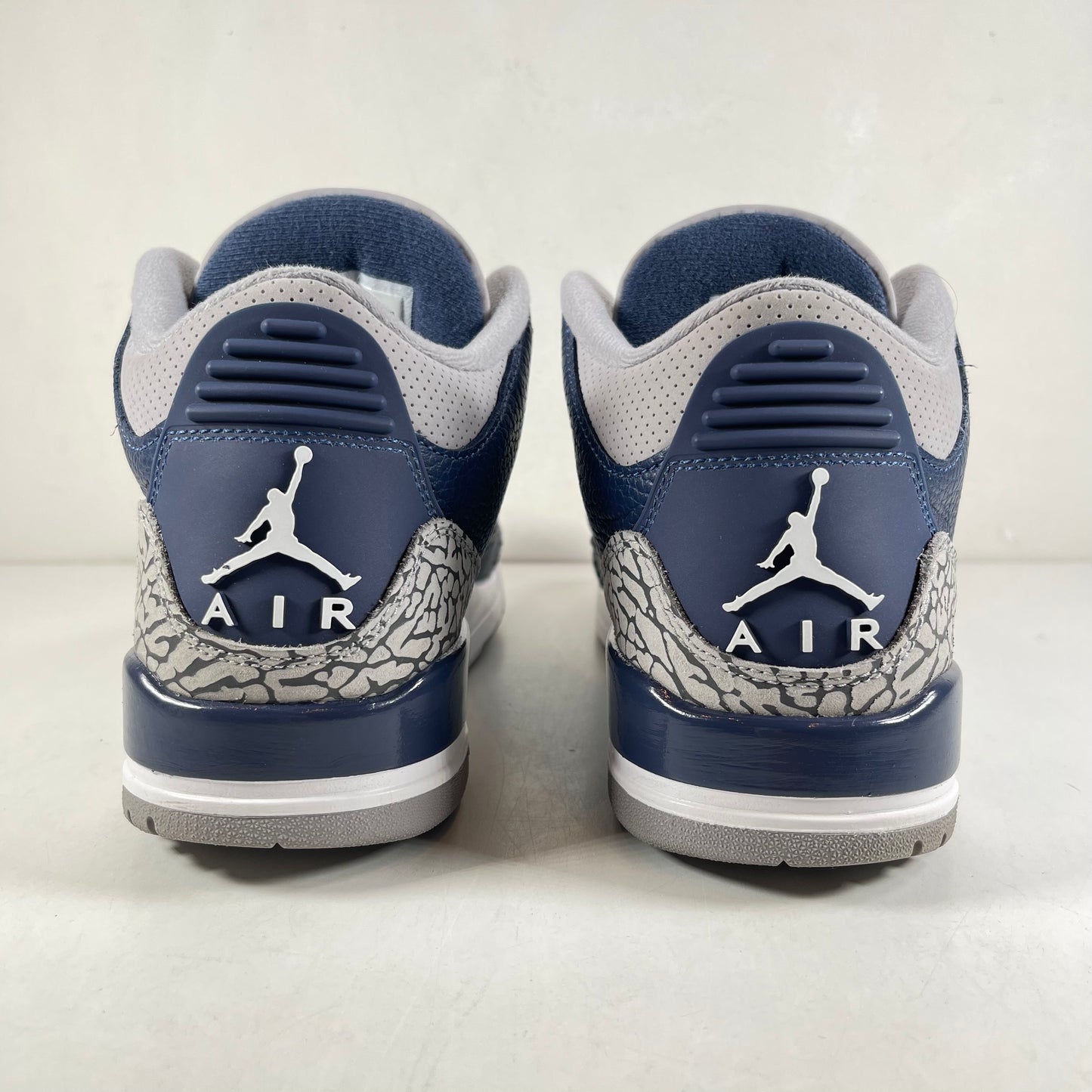 CT8532 401 Jordan 3 Georgetown [USED] - 8.5 M (Used)