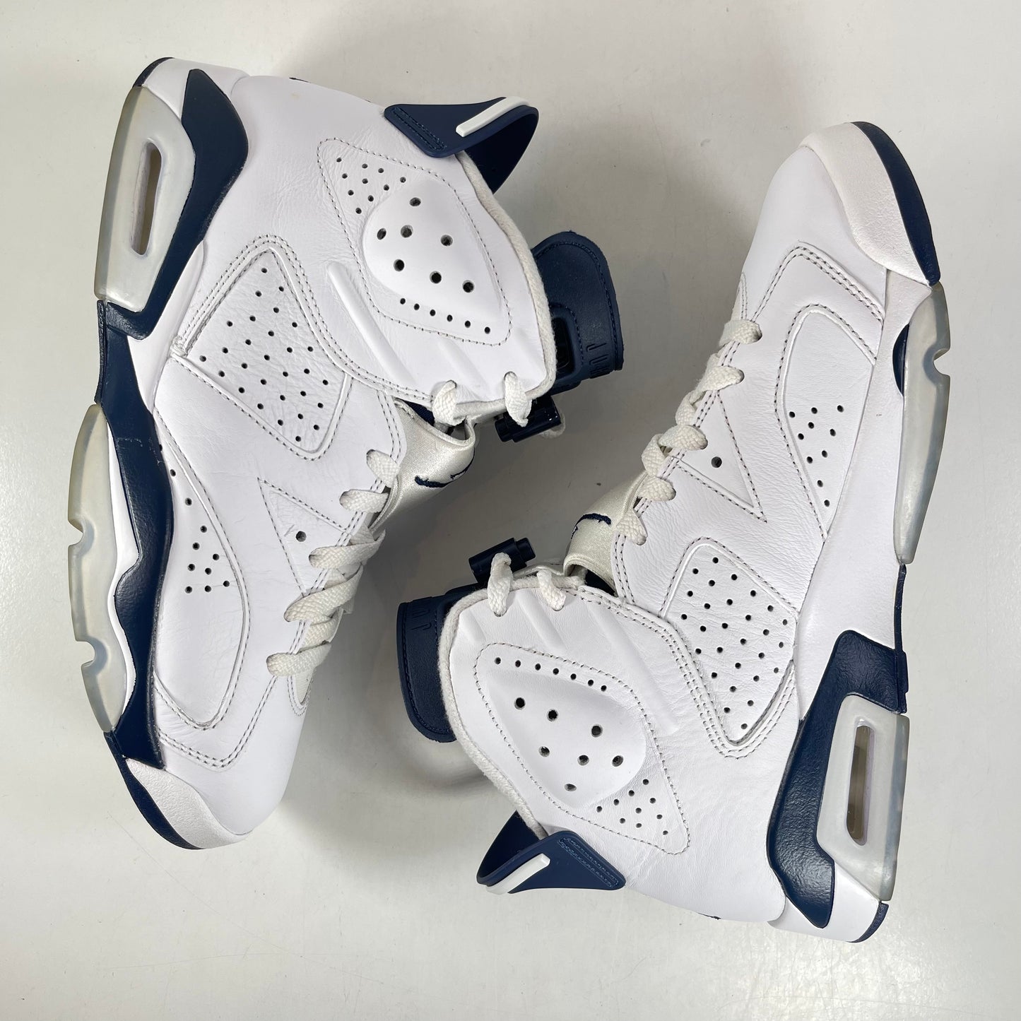 CT8529 141 Jordan 6 Retro Midnight Navy (2022) [USED] - 8.5 M (Used)