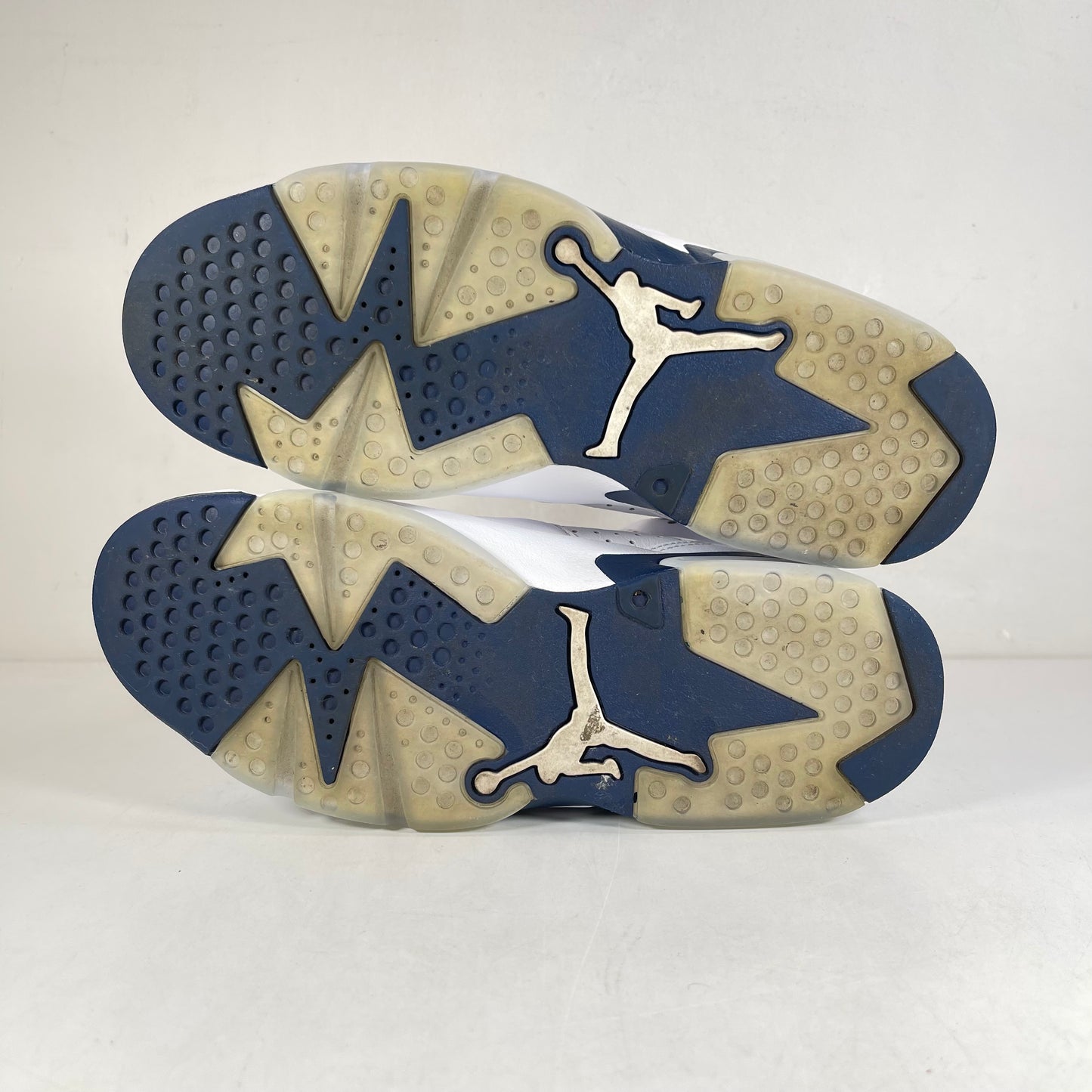 CT8529 141 Jordan 6 Retro Midnight Navy (2022) [USED] - 8.5 M (Used)