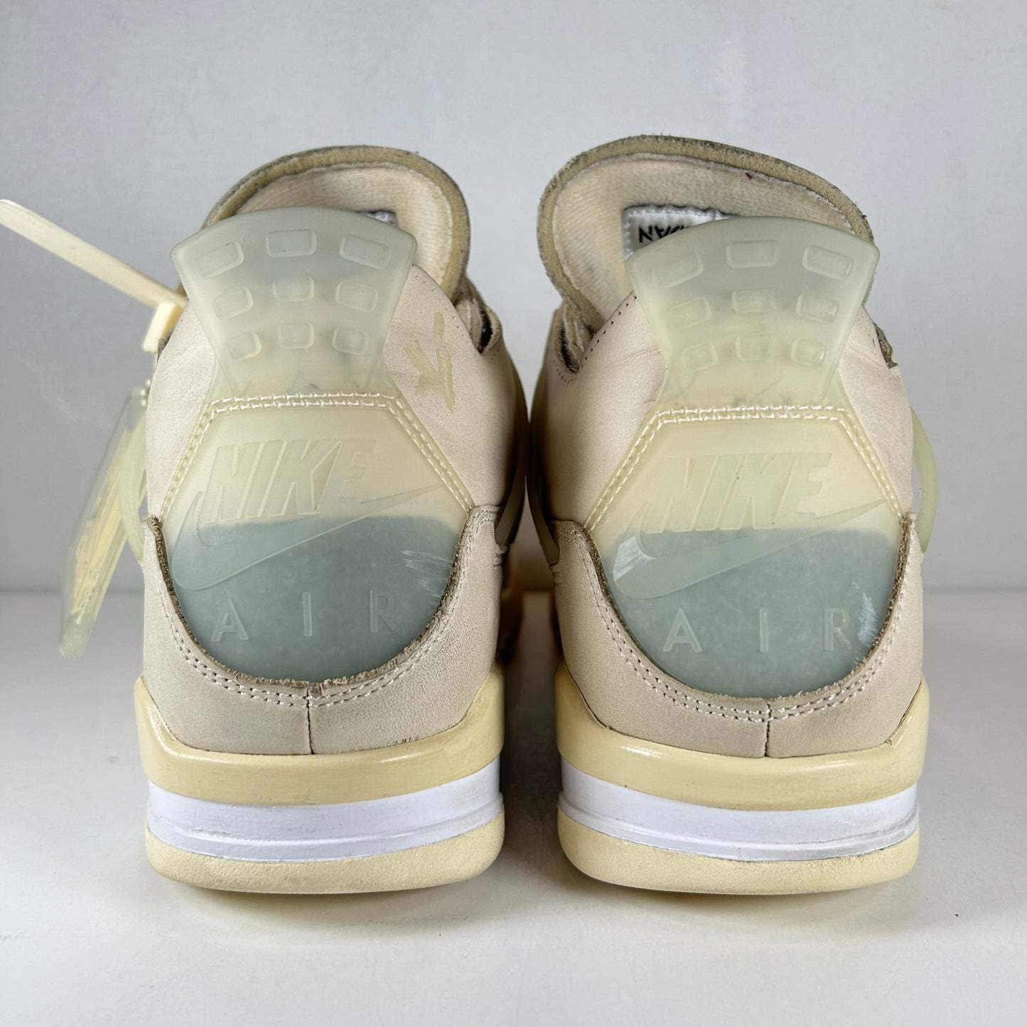 CV9388 100 Jordan 4 Off-White Sail [USED] - 10.5 W (Used)