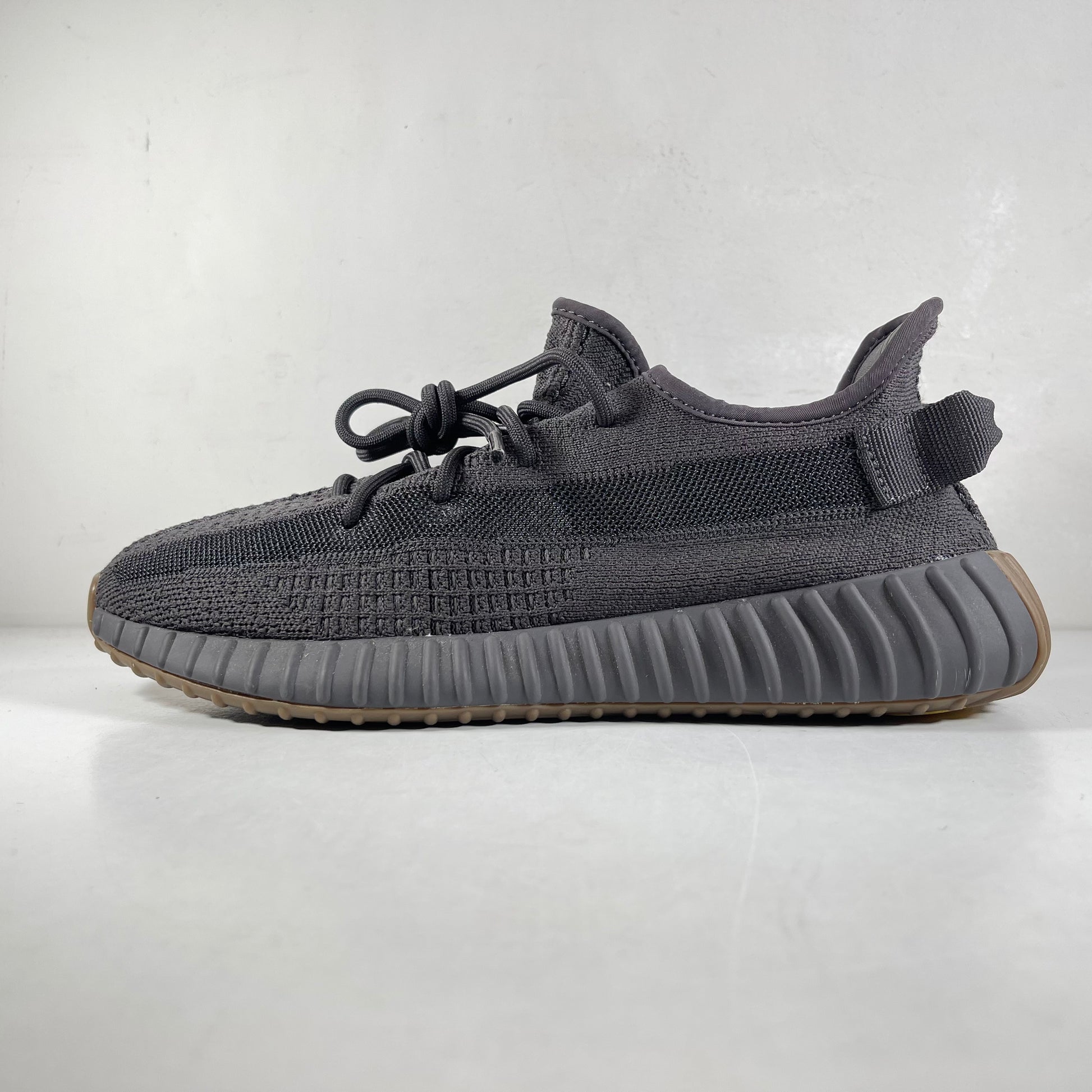 FY2903 adidas Yeezy Boost 350 V2 Cinder USED 10.5 M Used DISTRICT ONE NY