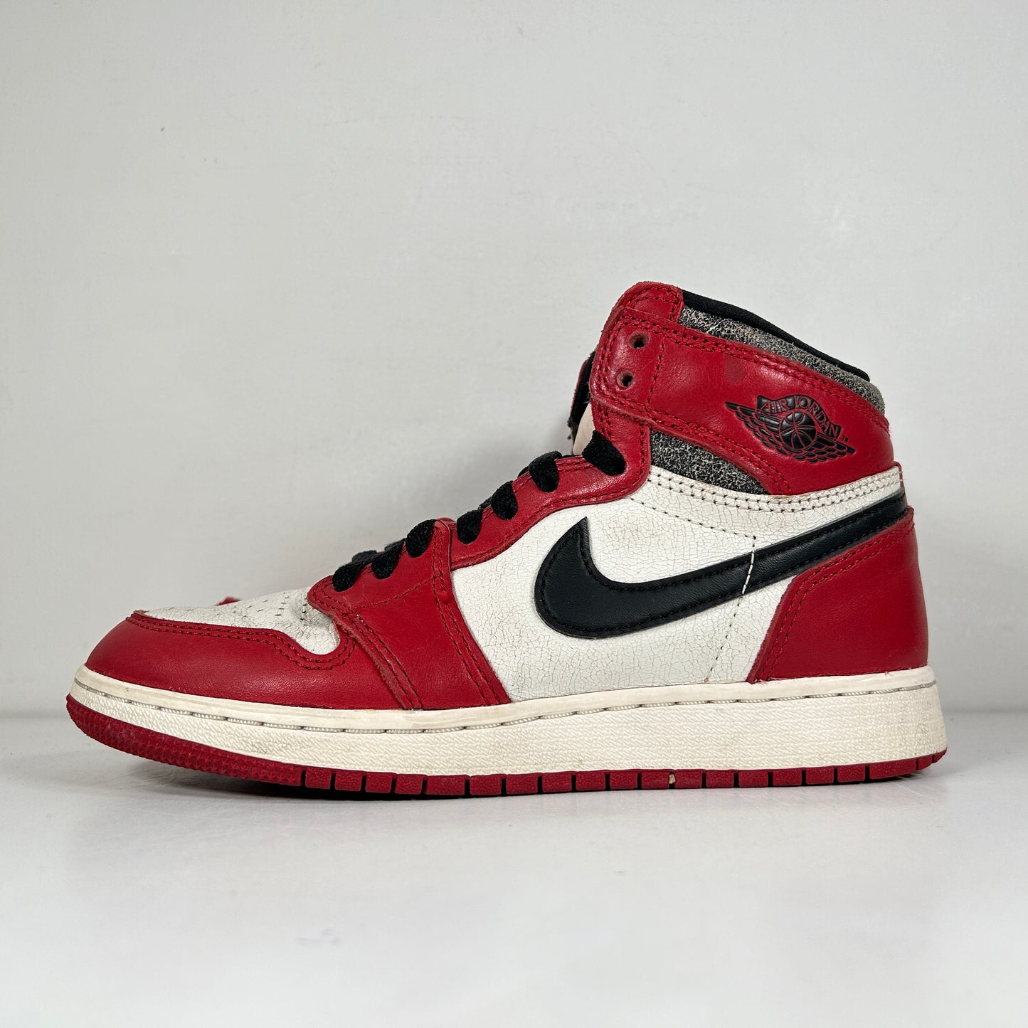 FD1437 612 Jordan 1 Retro High OG Chicago Lost and Found GS [USED] - 4 Y (Used2)