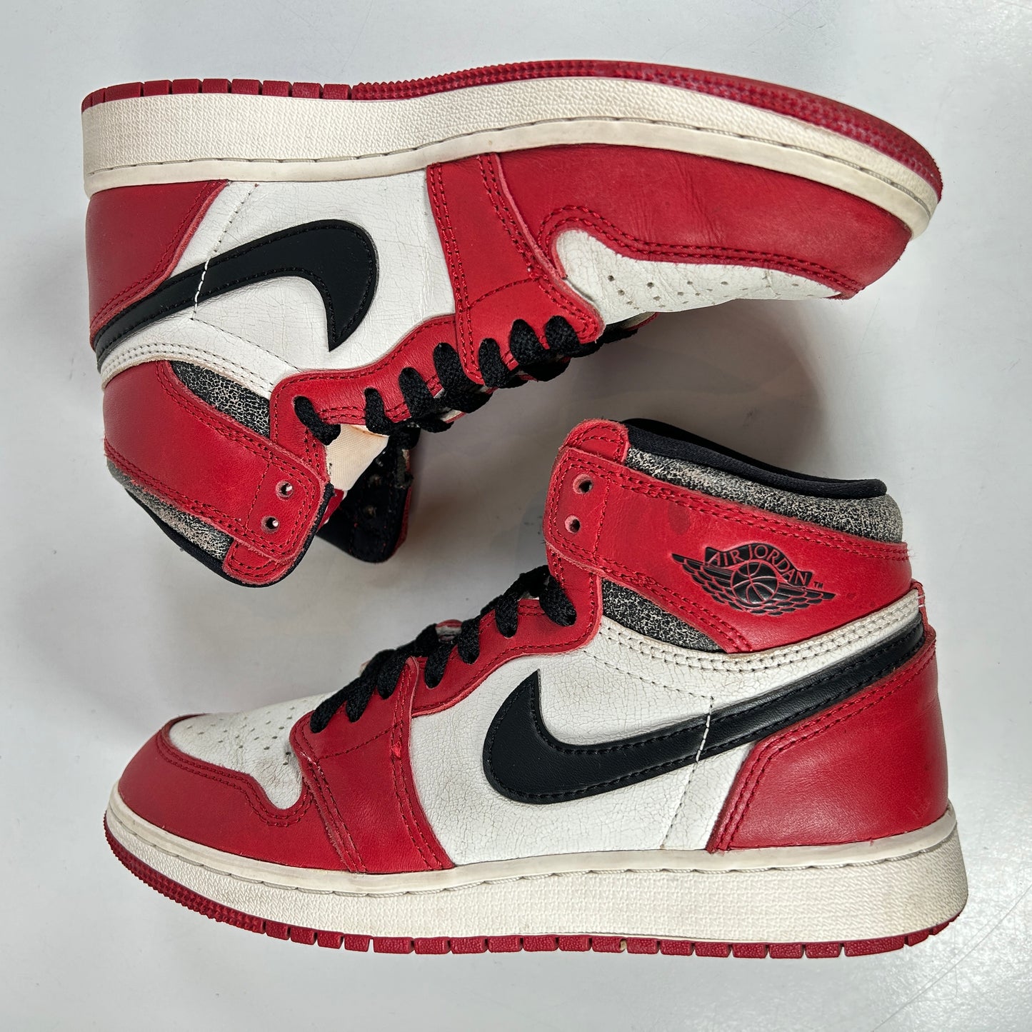 FD1437 612 Jordan 1 Retro High OG Chicago Lost and Found GS [USED] - 4 Y (Used2)