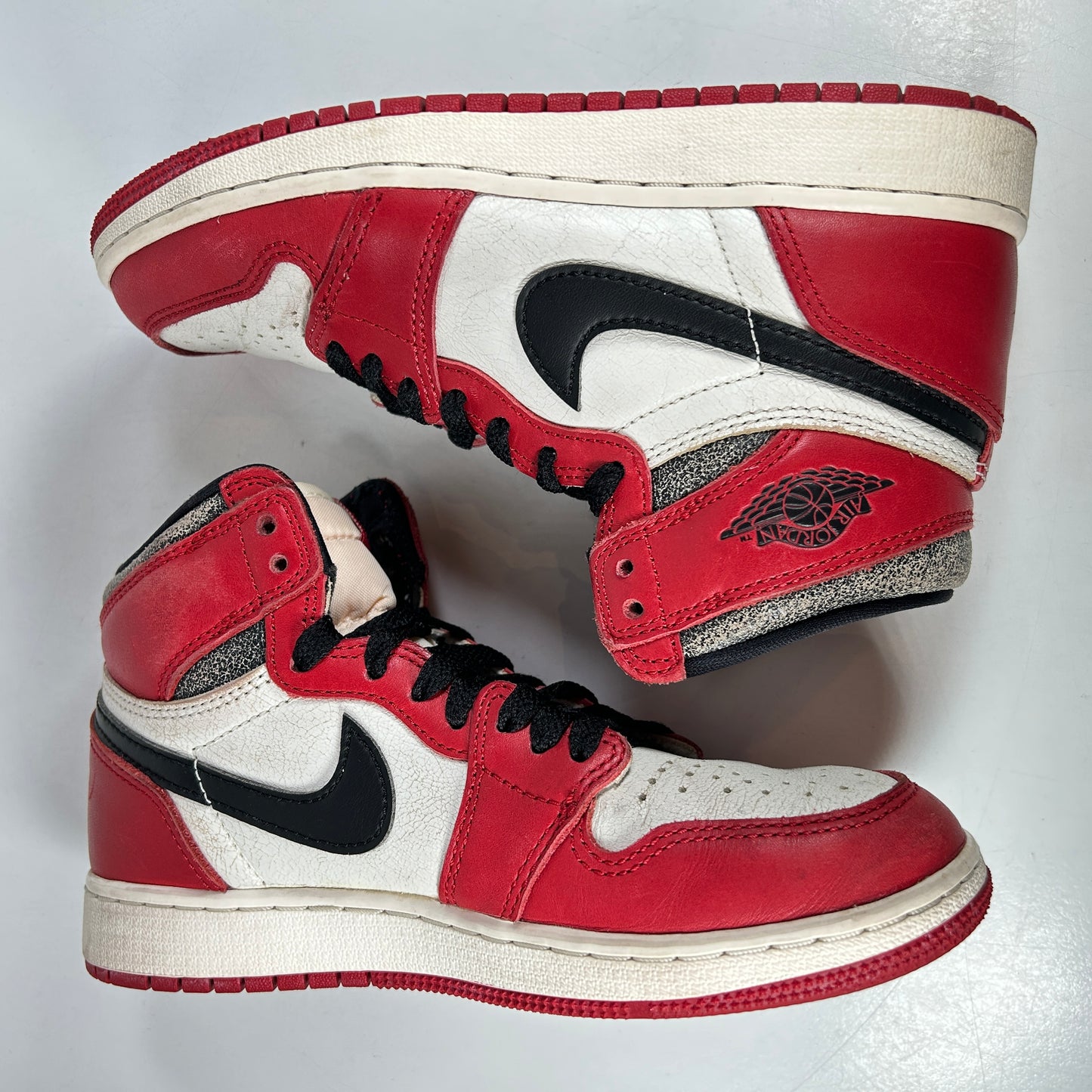 FD1437 612 Jordan 1 Retro High OG Chicago Lost and Found GS [USED] - 4 Y (Used2)