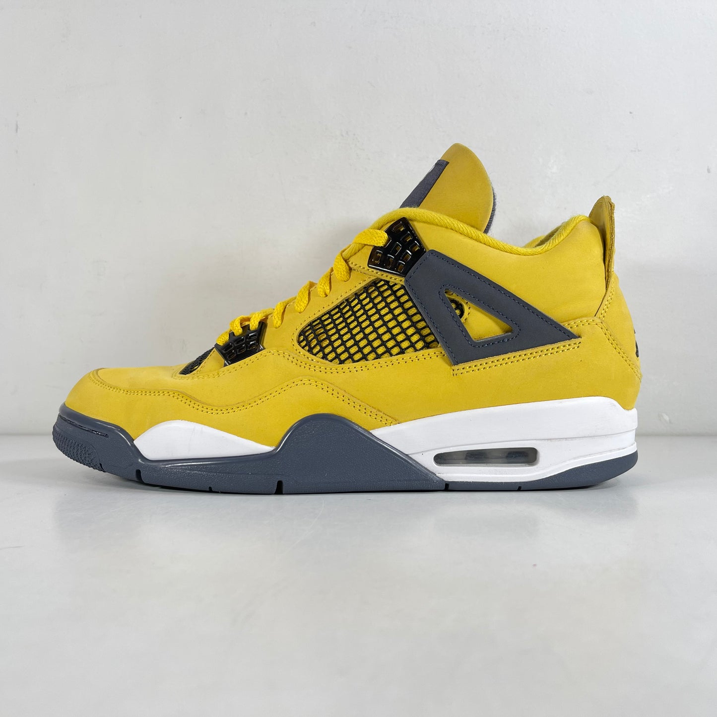 CT8527 700 Jordan 4 Retro Lightning (2021) [USED] - 10.5 M (Used) (Replace Box)