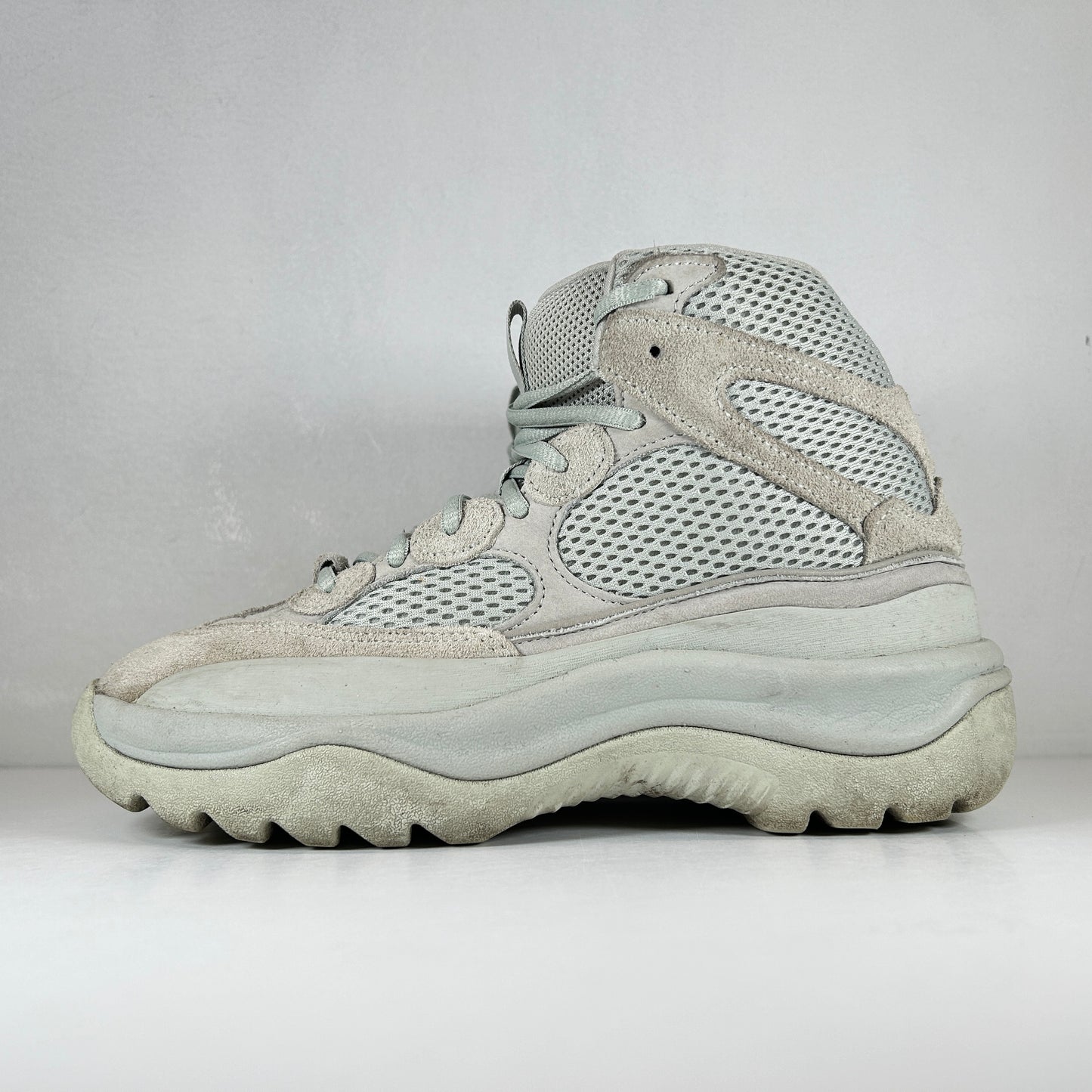 FV5677 Adidas Yeezy Desert Boot Salt [USED] - 7.5 M (Used)