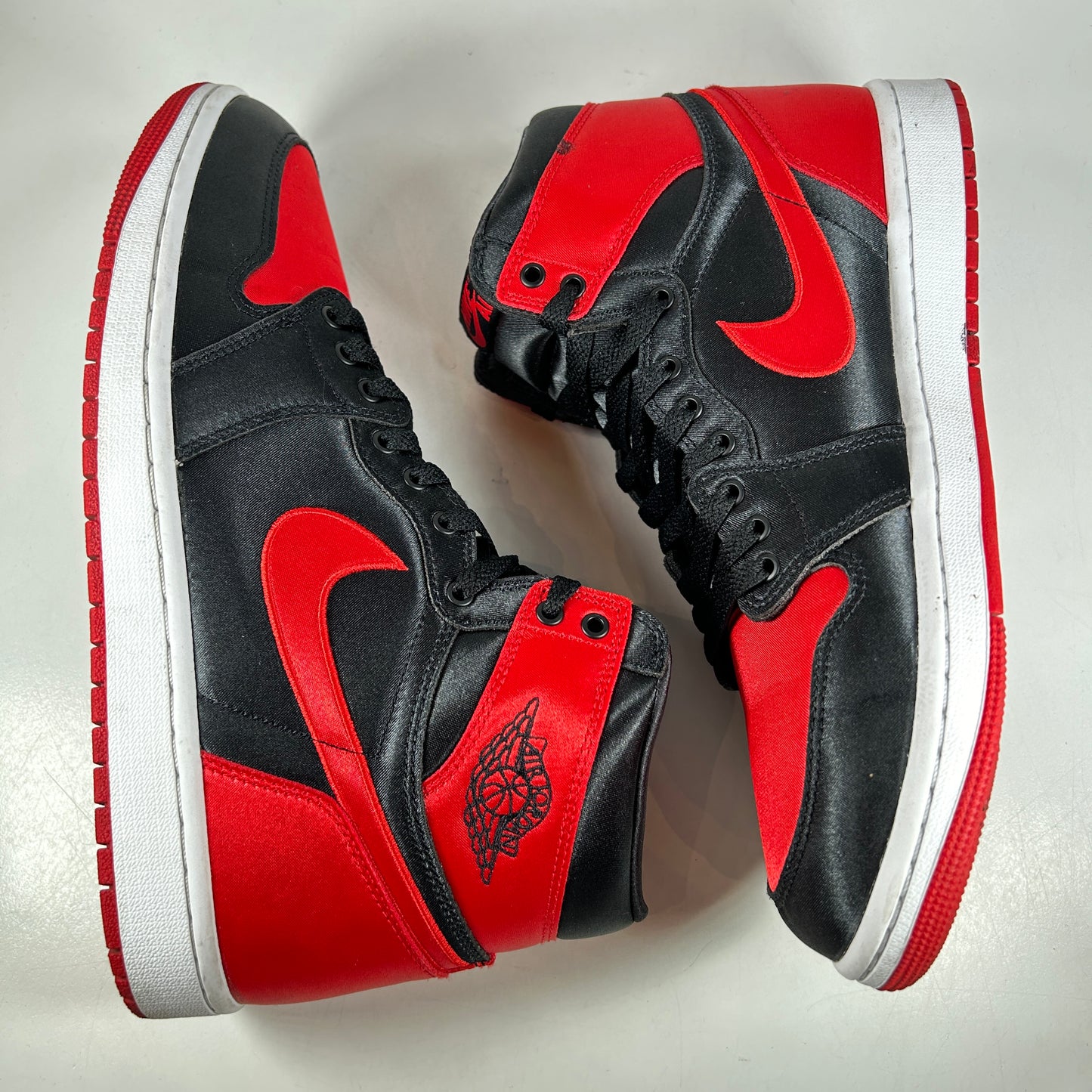 FD4810 061 Jordan 1 Retro High OG Satin Bred [USED] - 11.5 W (Used)