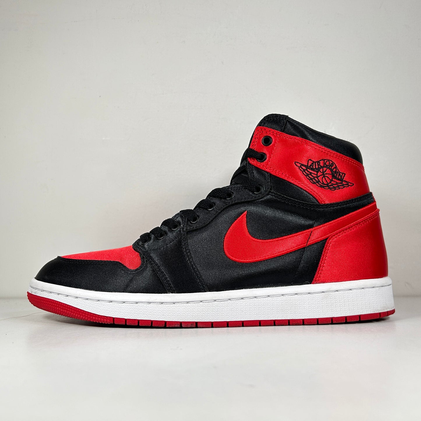 FD4810 061 Jordan 1 Retro High OG Satin Bred [USED] - 11.5 M (Used2)