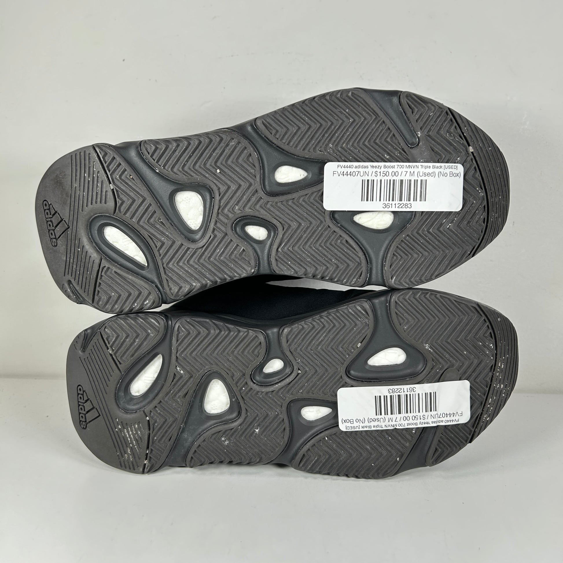 FV4440 adidas Yeezy Boost 700 MNVN Triple Negro – DISTRICT ONE NY