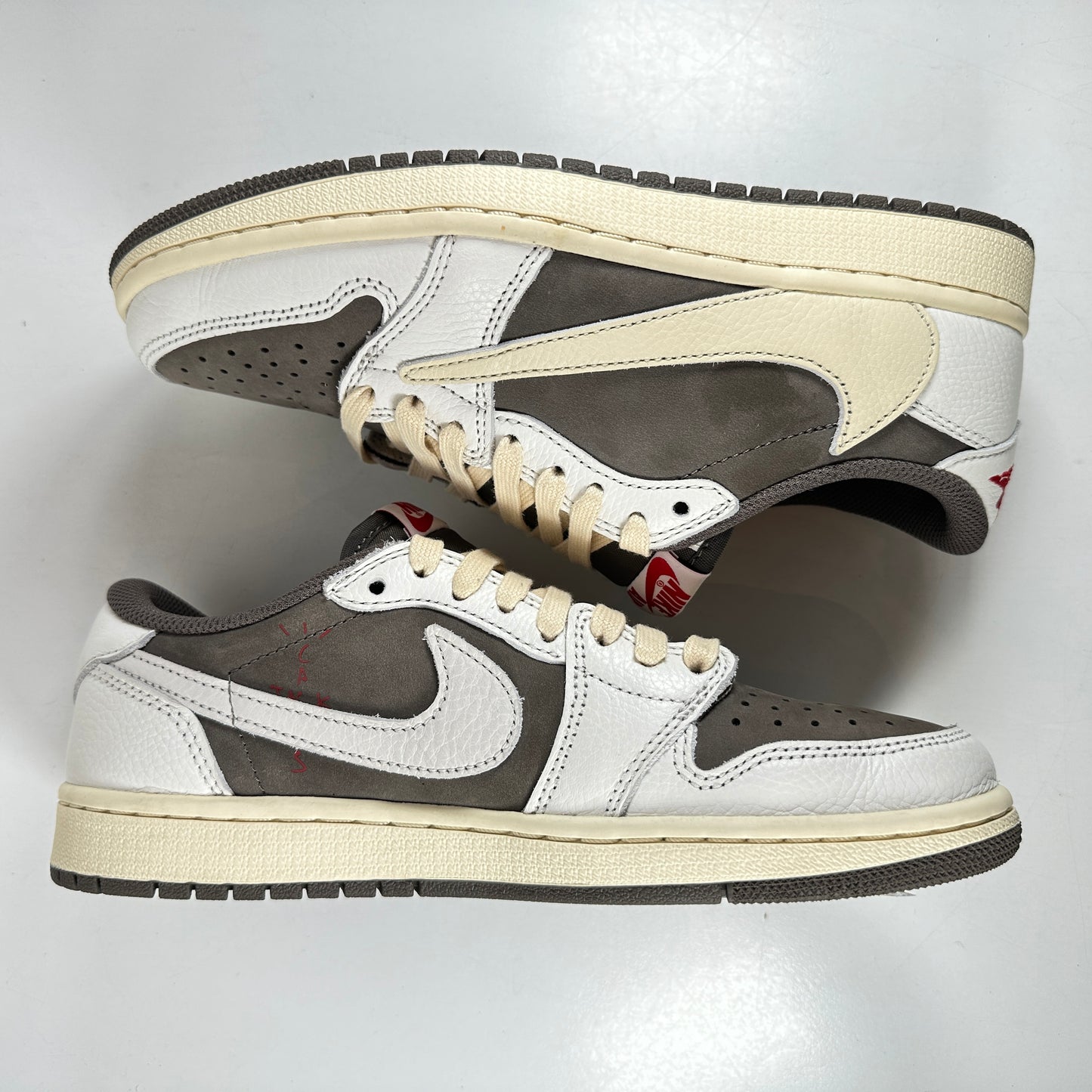 Jordan 1 Retro Low OG SP Travis Scott Moca inverso