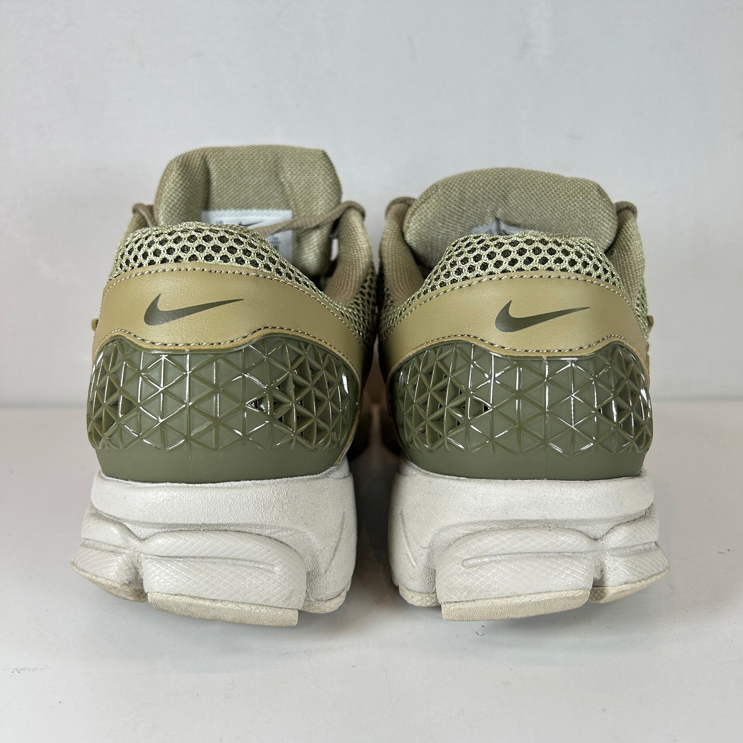 FJ1915 200 Nike Zoom Vomero 5 Neutral Olive [USED] - 9.5 M (Used)