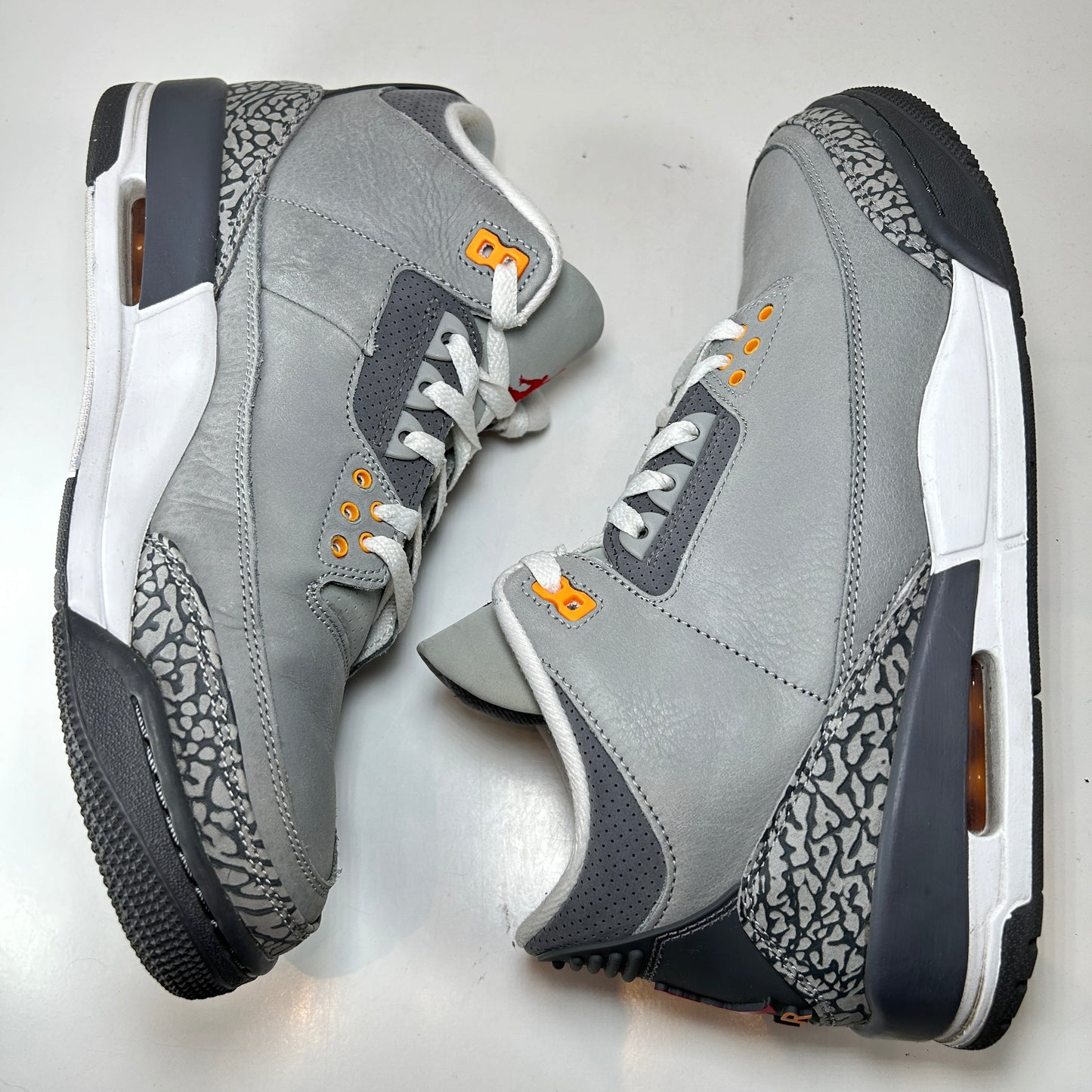 CT8532 012 Jordan 3 Gris frío