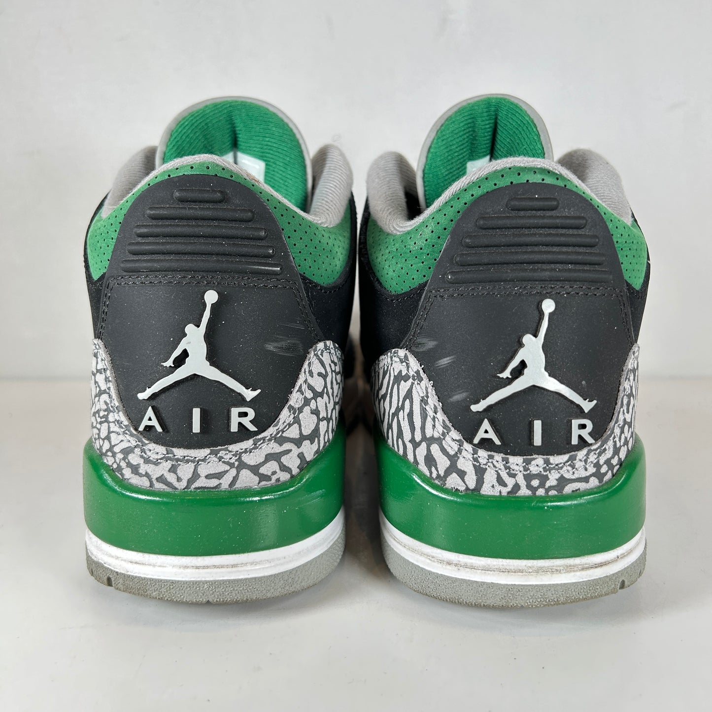 CT8532 030 Jordan 3 Retro Pine Green [USED] - 8 M (Used)