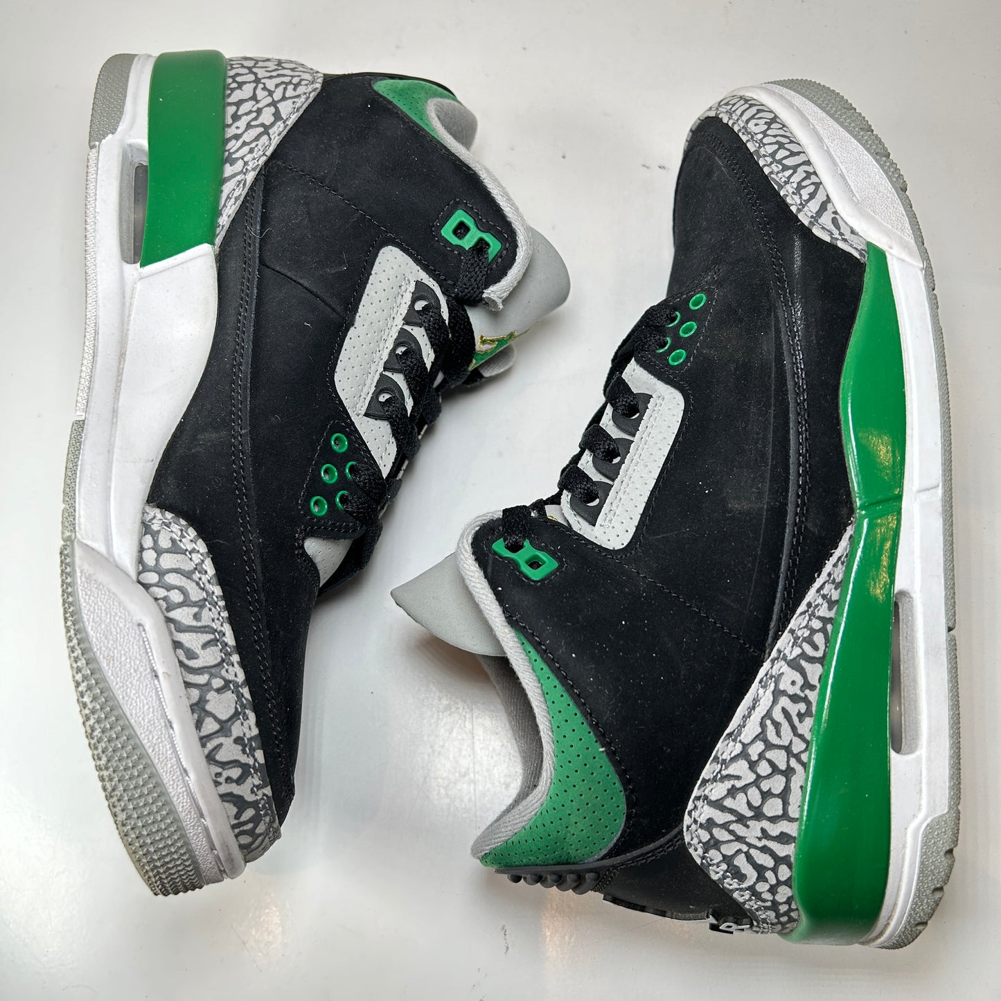 CT8532 030 Jordan 3 Retro Pine Green [USED] - 8 M (Used)