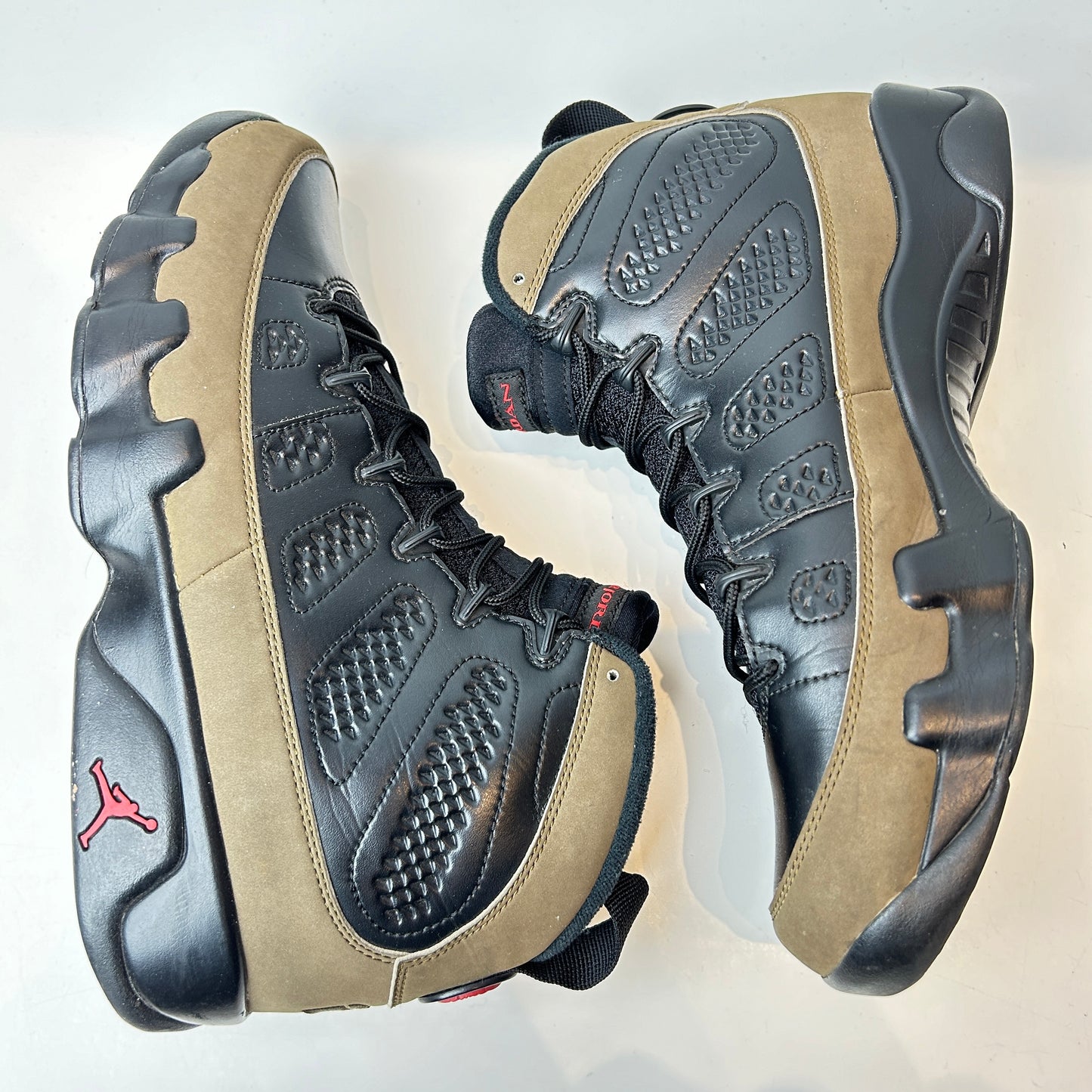 302370 020 Jordan 9 Retro Olive (2012) [USED] - 8.5 M (Used) (No Box)