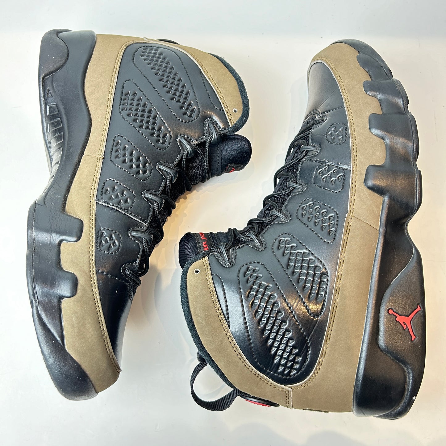 302370 020 Jordan 9 Retro Olive (2012) [USED] - 8.5 M (Used) (No Box)