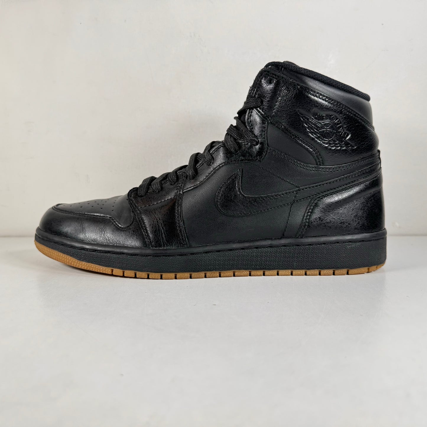 555088 020 Jordan 1 Retro Negro Goma