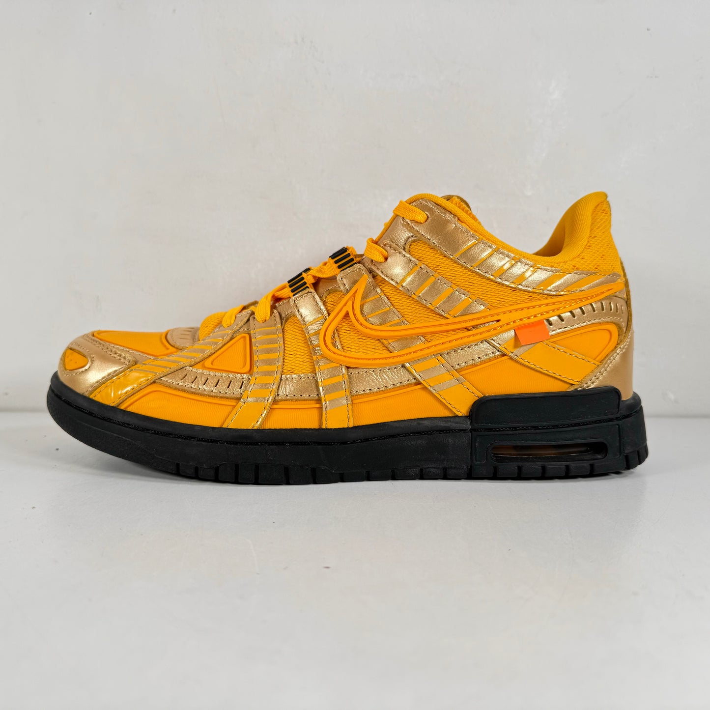 CU6015 700 Nike Air Rubber Dunk Off-Blanco Universidad Oro