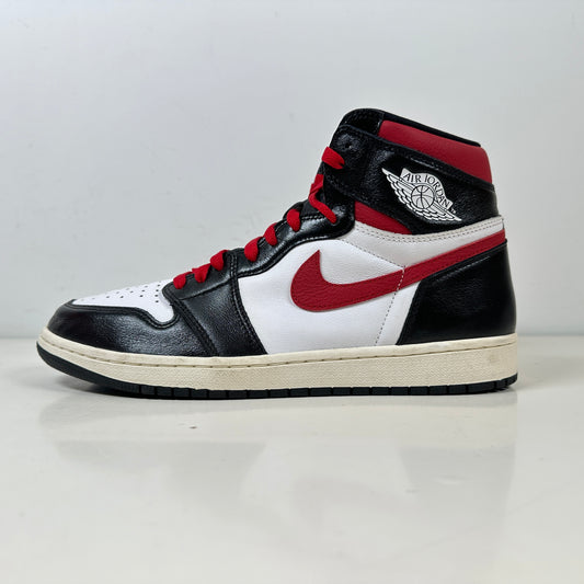 555088 061 Jordan 1 Retro High Black Gym Red [USED] - 11 M (Used) (No Box)