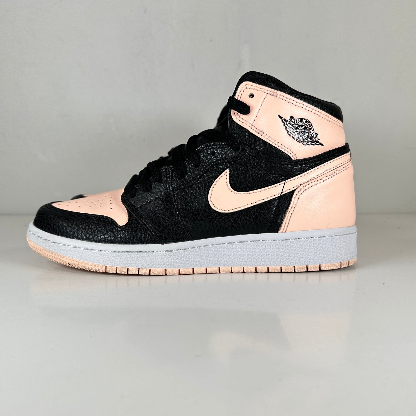 575441 081 Jordan 1 Retro High Black Crimson Tint [USED] - 6 Y (Used)