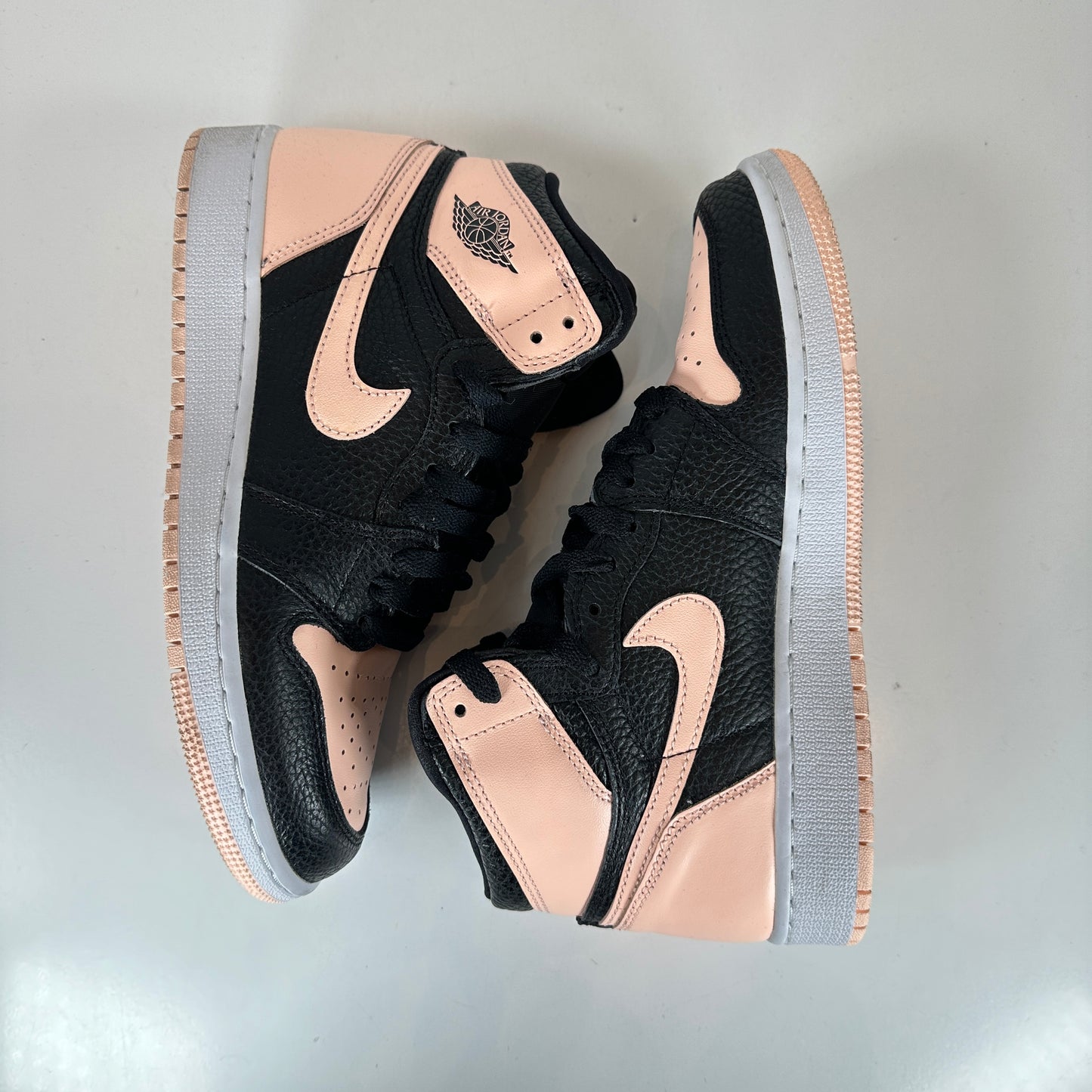 575441 081 Jordan 1 Retro High Black Crimson Tint [USED] - 6 Y (Used)