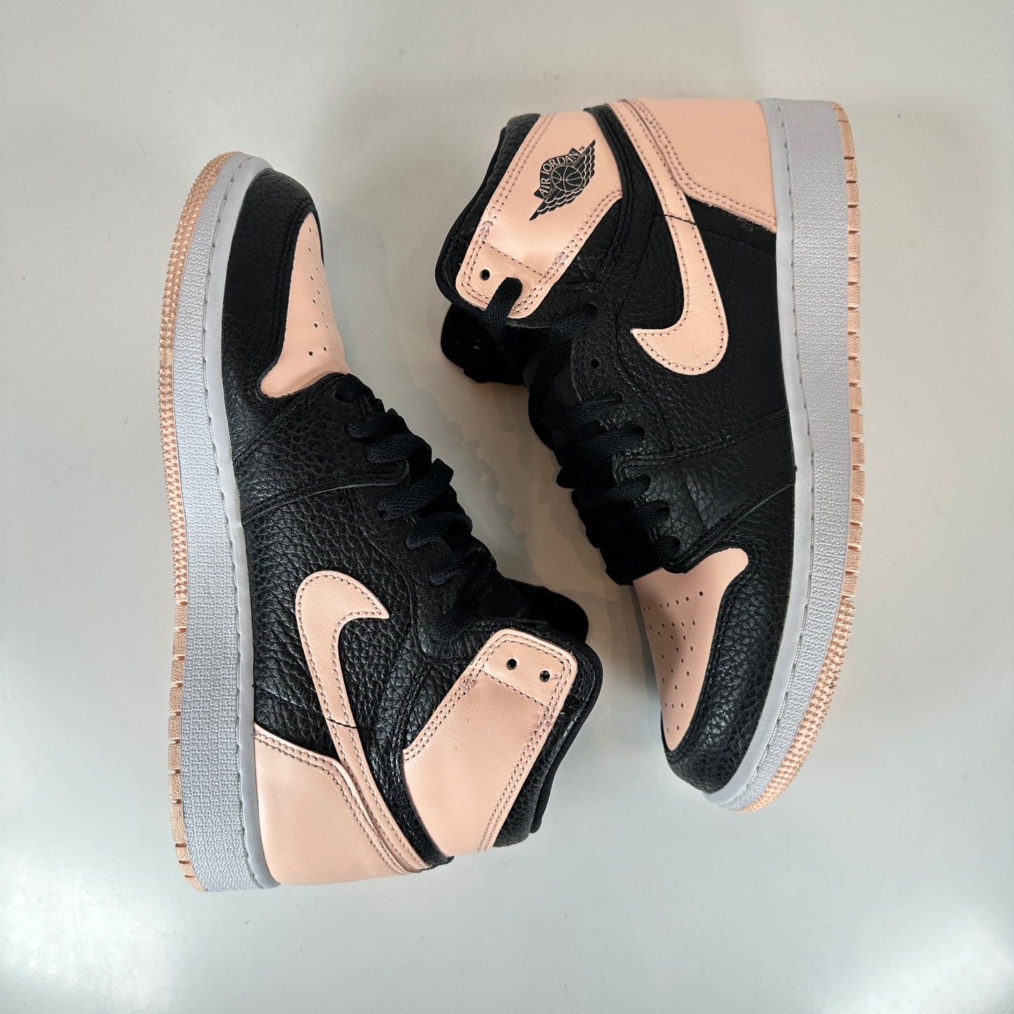 575441 081 Jordan 1 Retro High Black Crimson Tint [USED] - 6 Y (Used)