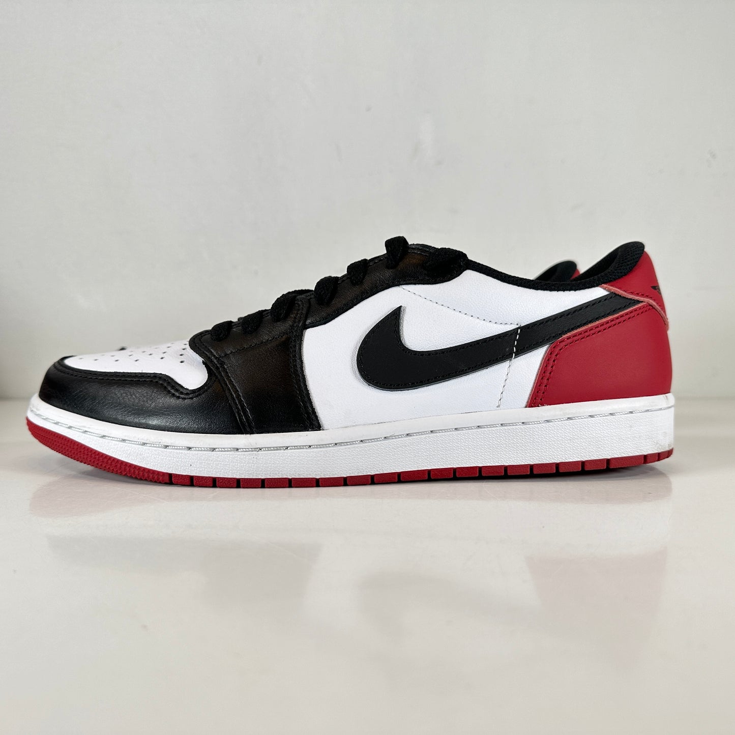 CZ0790 106 Jordan 1 Retro Low OG Punta negra (2023)
