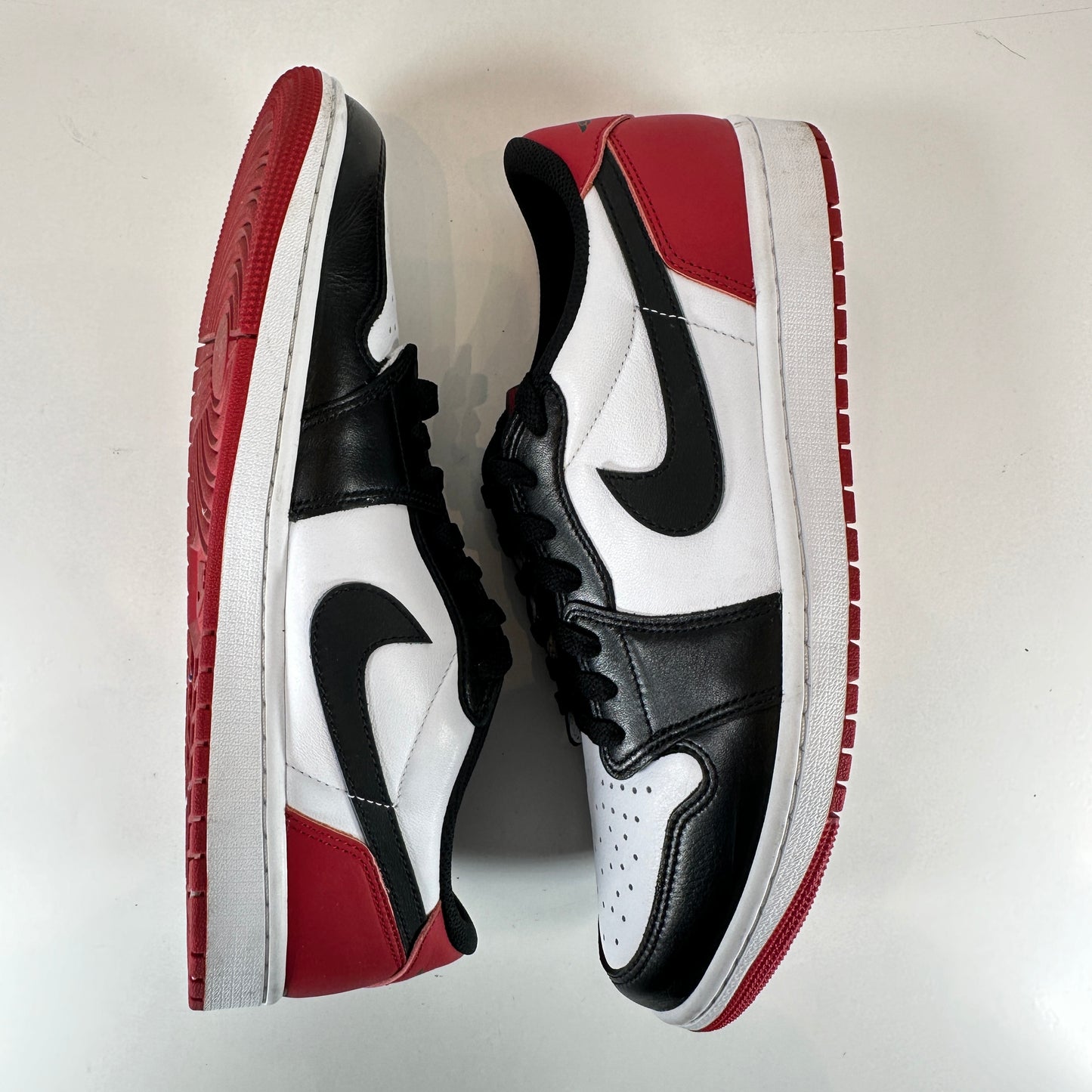 CZ0790 106 Jordan 1 Retro Low OG Punta negra (2023)