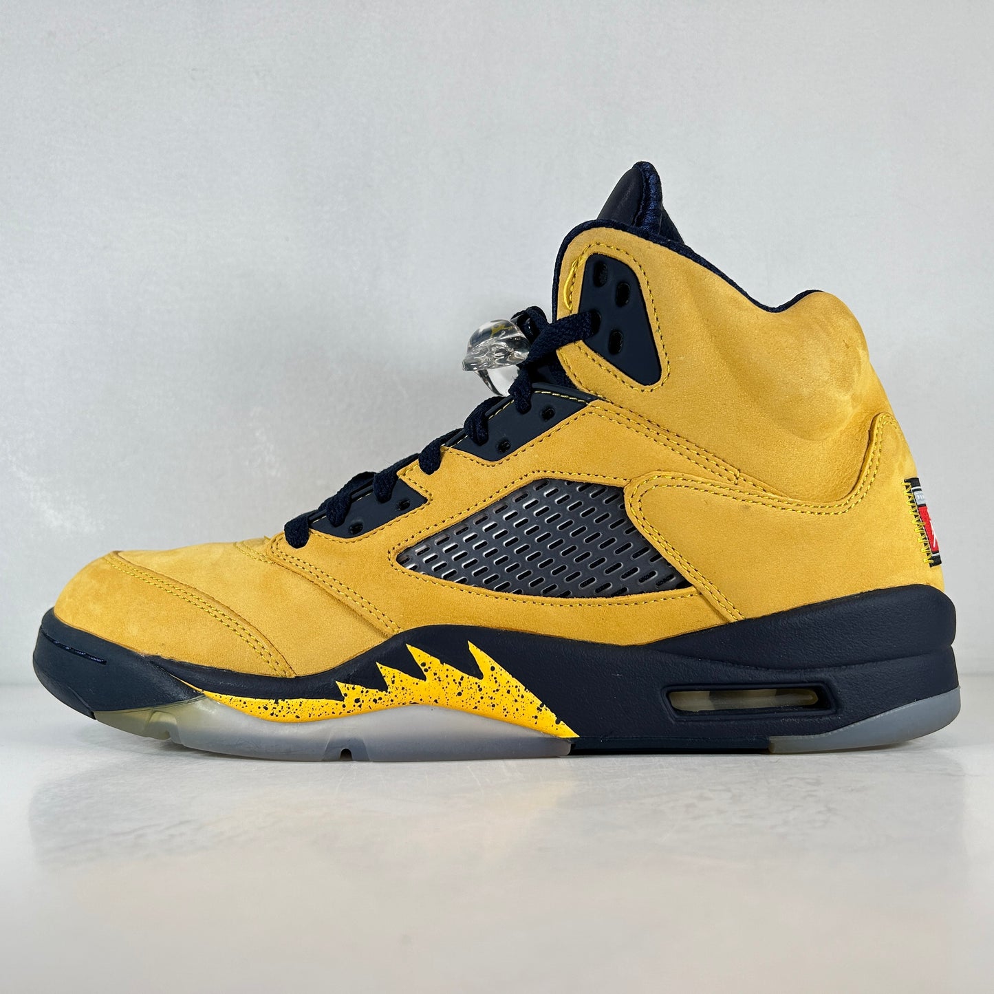 CQ9541 704 Jordan 5 Retro Michigan (2019) [USED] - 11 M (Used)