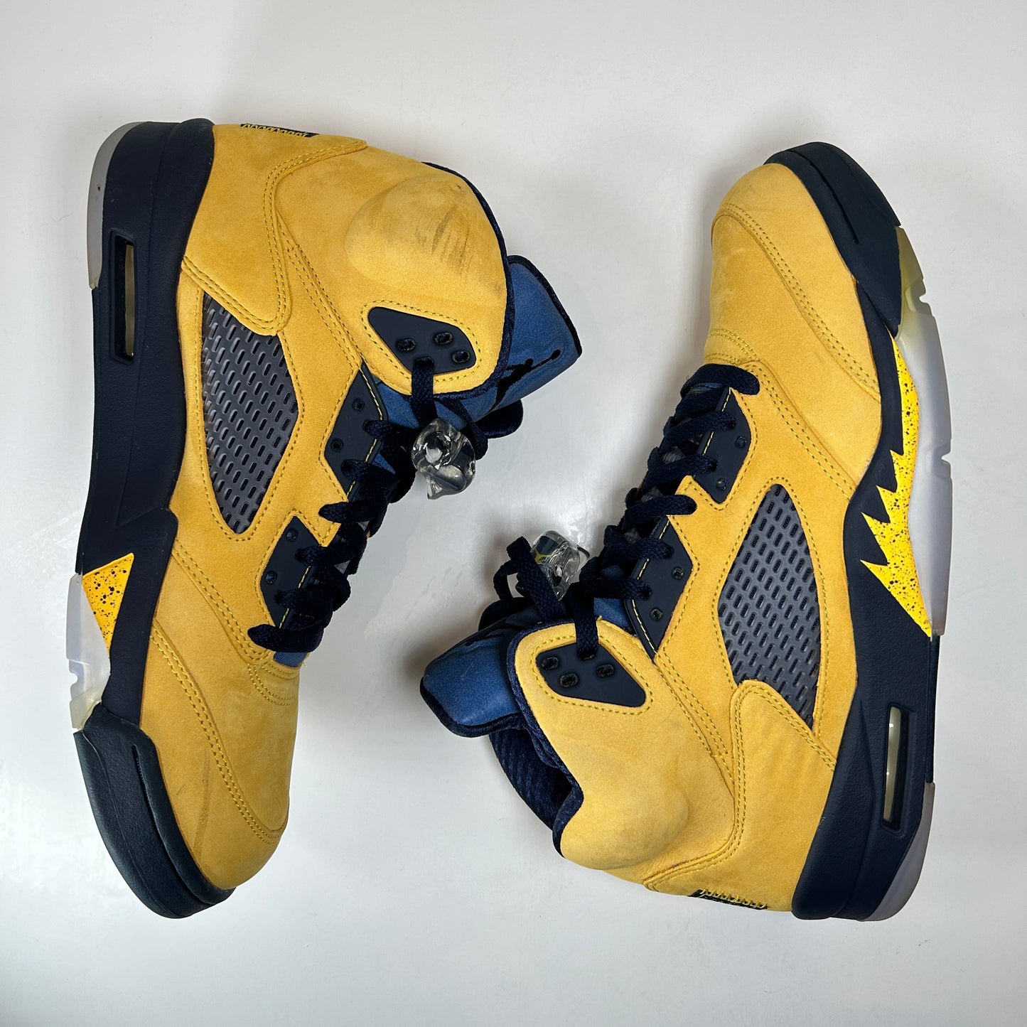 CQ9541 704 Jordan 5 Retro Michigan (2019) [USED] - 11 M (Used)