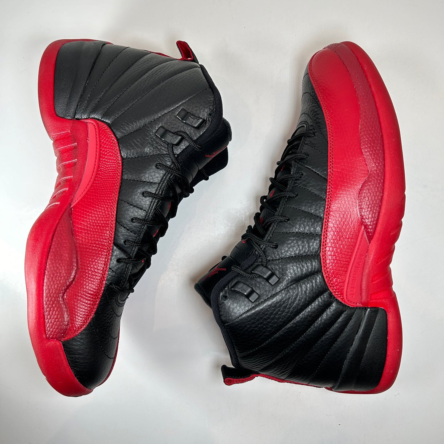 130690 002 Jordan 12 Retro Flu Game (2016) [USED] - 11 M (Used)