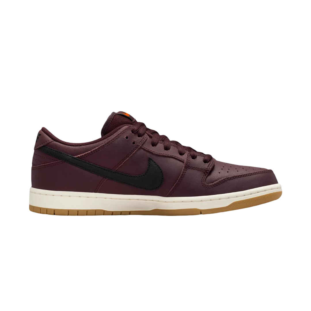 IO2304 600 Nike SB Dunk Low Pro Burgundy Crush