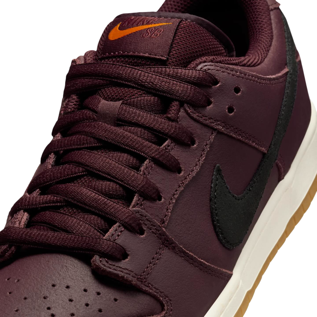 IO2304 600 Nike SB Dunk Low Pro Burgundy Crush