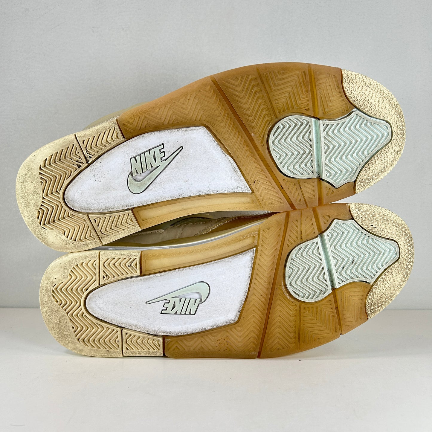 CV9388 100 Jordan 4 Off-White Sail [USED] - 12 W (Used)