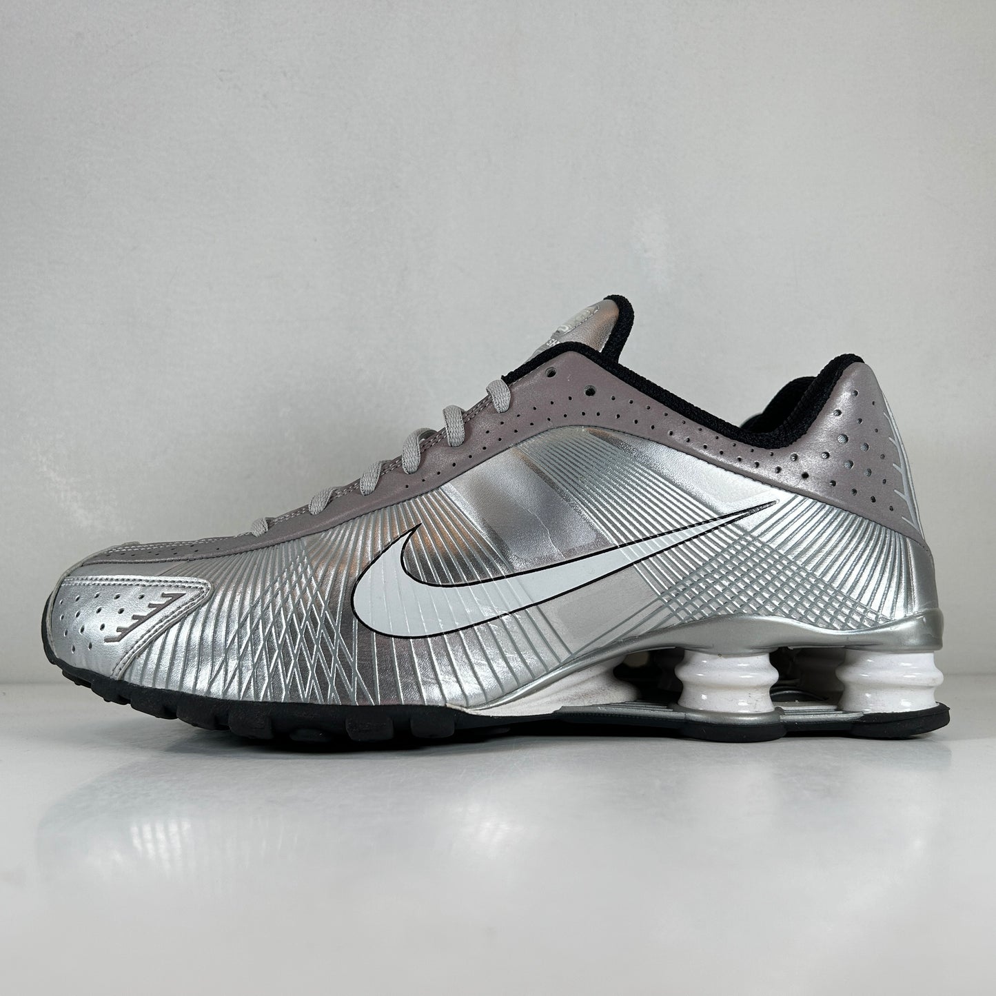 386154 002 Nike Shox R4 Flywire Metallic Silver 2010 [USED] - 10.5 M (Used) (Replace Box)