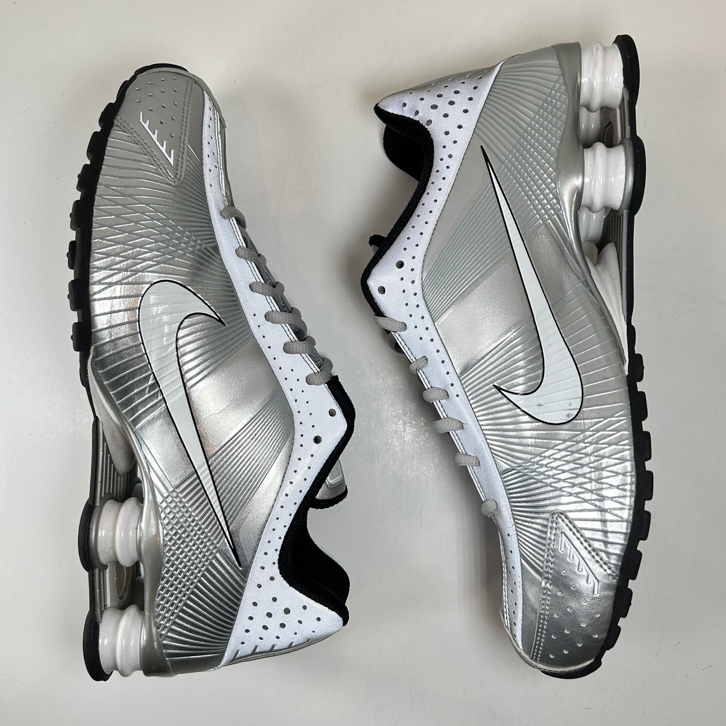 386154 002 Nike Shox R4 Flywire Metallic Silver 2010 [USED] - 10.5 M (Used) (Replace Box)