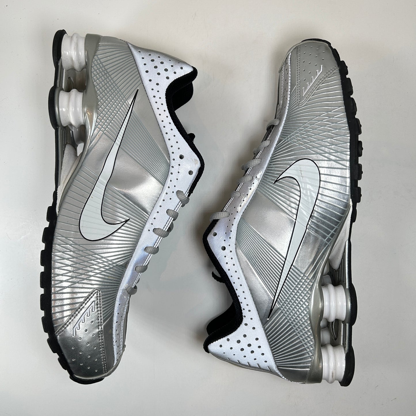 386154 002 Nike Shox R4 Flywire Metallic Silver 2010 [USED] - 10.5 M (Used) (Replace Box)