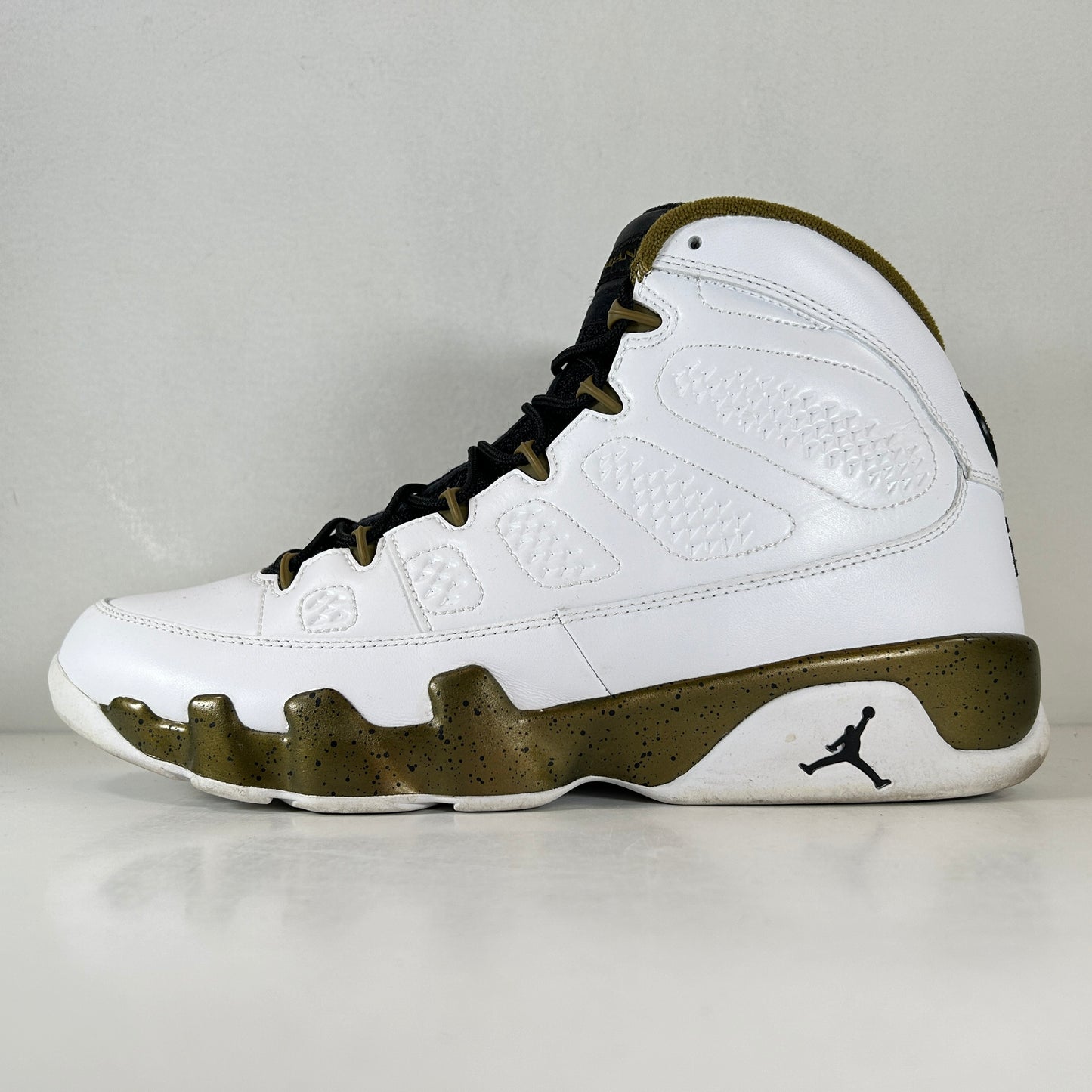 302370 109 Jordan 9 Retro Statue [USED] - 10.5 M (Used) (Replace Box)