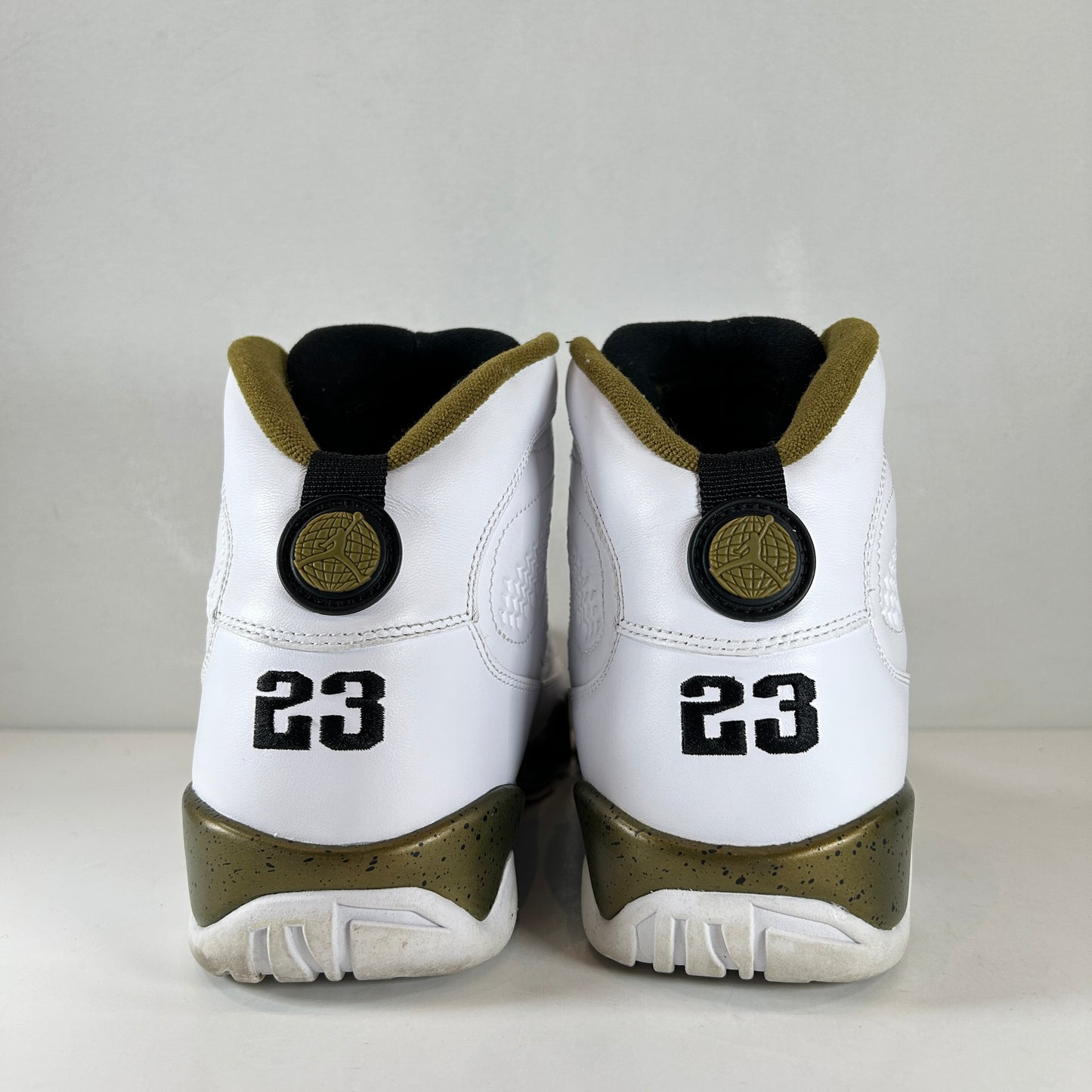 302370 109 Jordan 9 Retro Statue [USED] - 10.5 M (Used) (Replace Box)