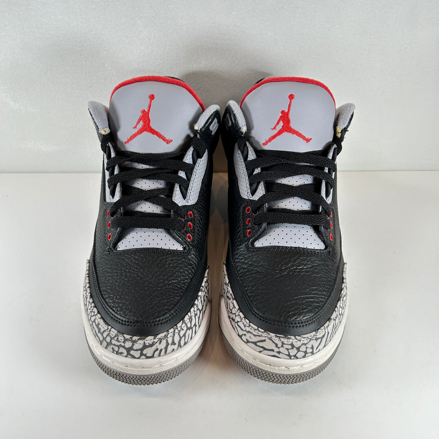 854262 001 Jordan 3 Black Cement 2018 [USED] - 8.5 M (Used)