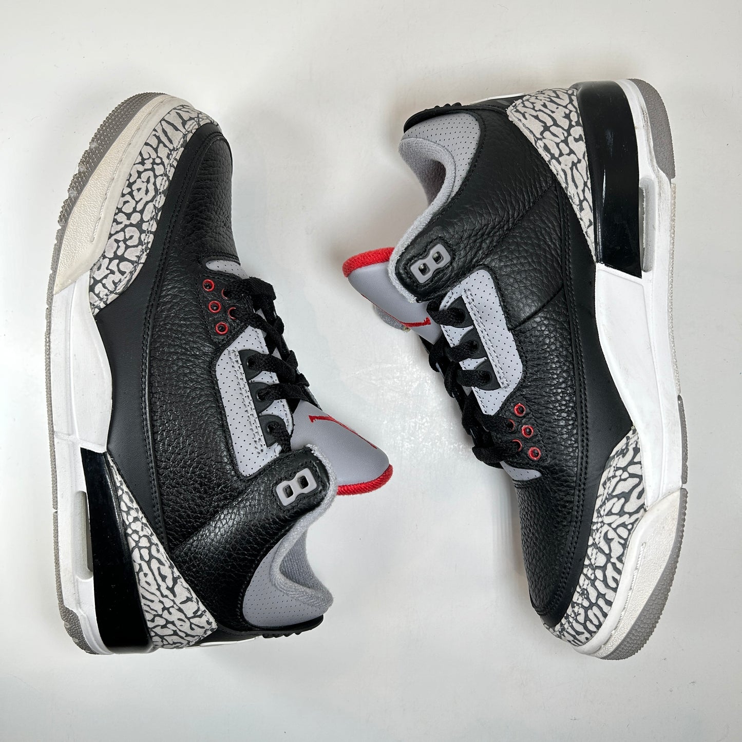 854262 001 Jordan 3 Black Cement 2018 [USED] - 8.5 M (Used)