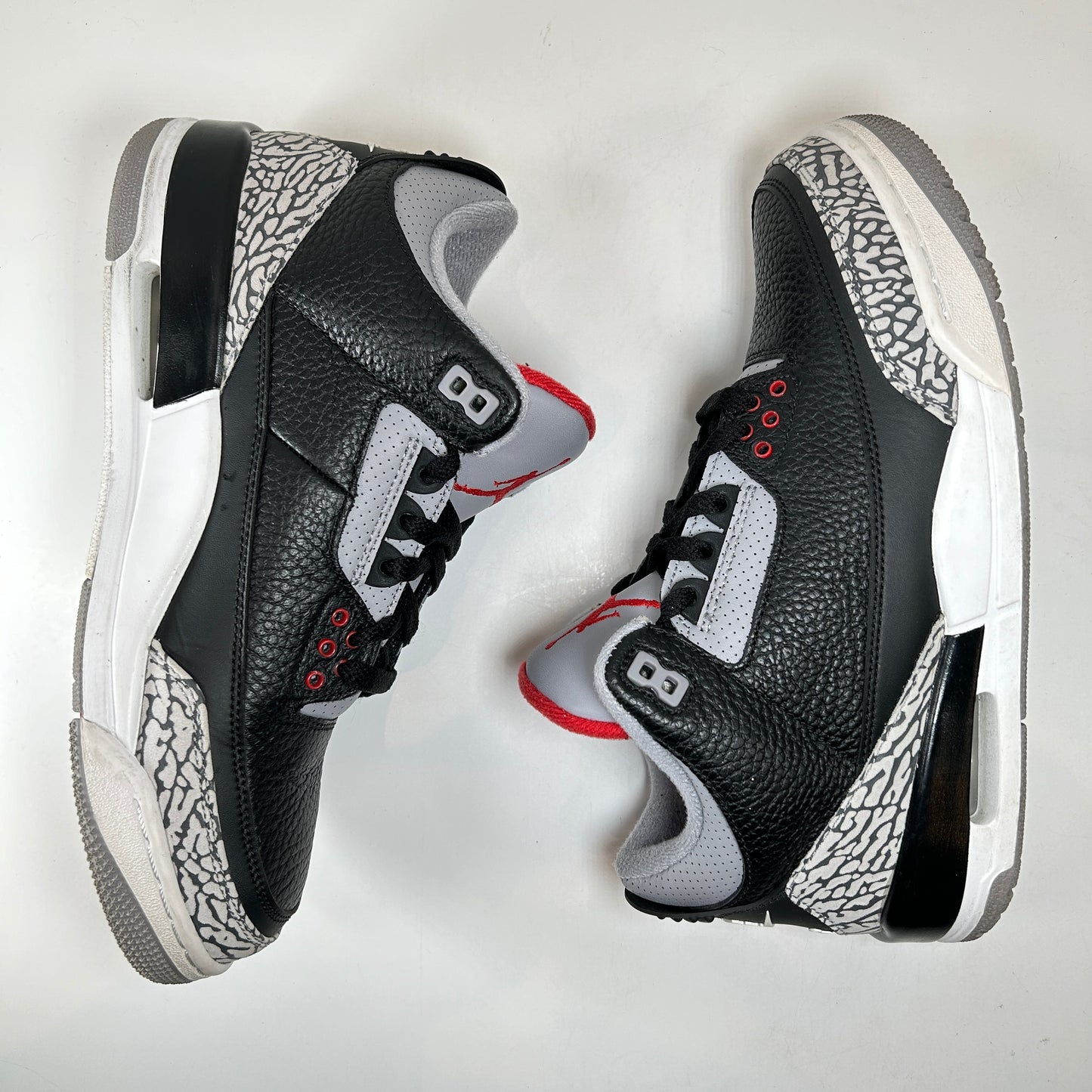 854262 001 Jordan 3 Black Cement 2018 [USED] - 8.5 M (Used)