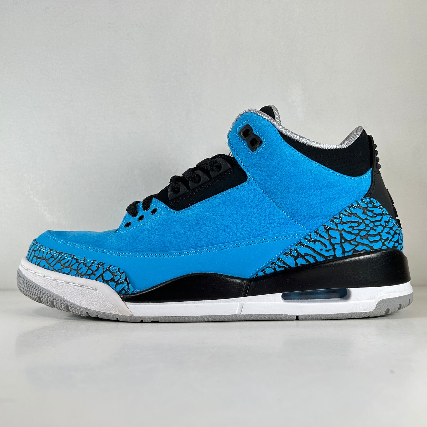136064 406 Jordan 3 Retro Powder Blue [USED]  - 10.5 M (Used)