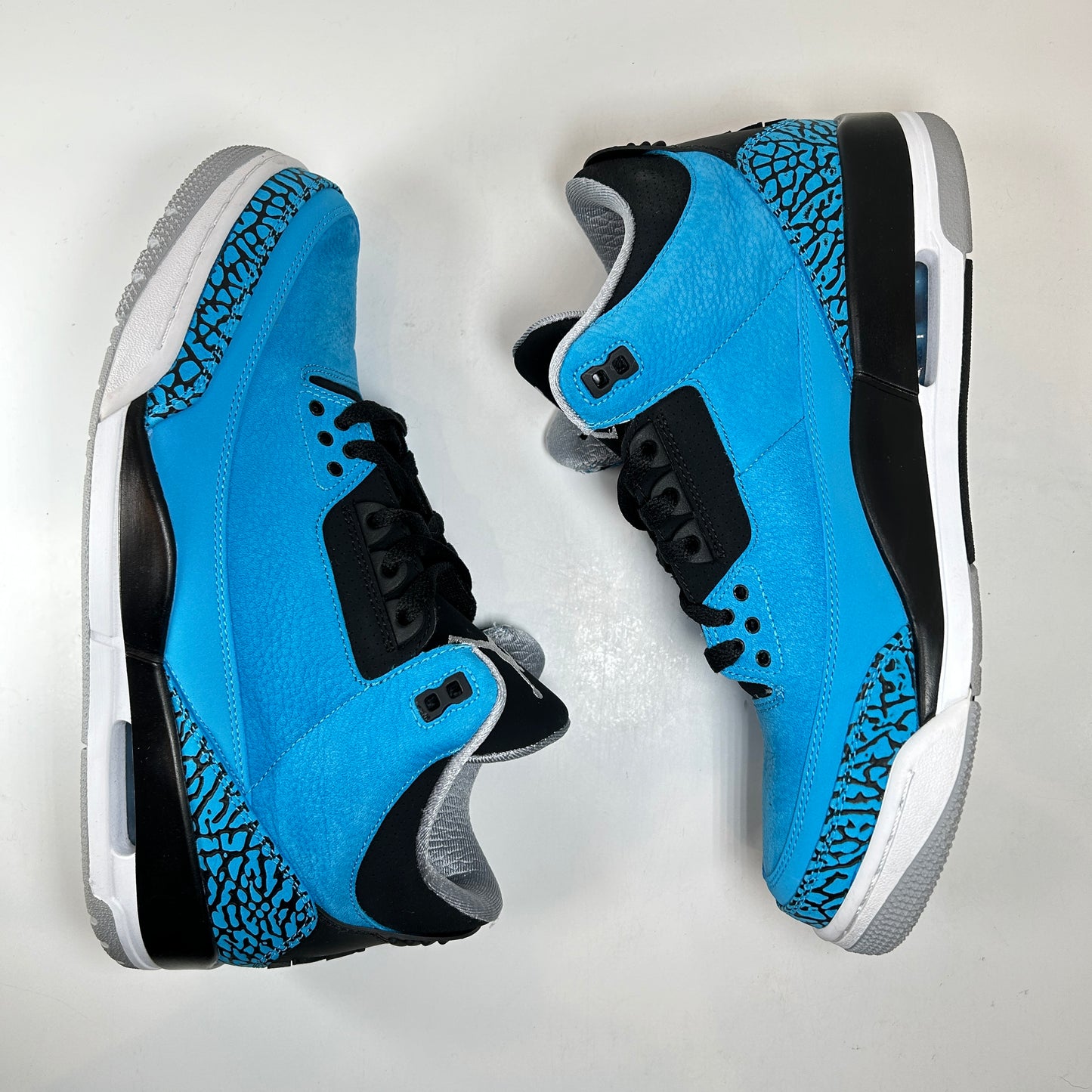 136064 406 Jordan 3 Retro Powder Blue [USED]  - 10.5 M (Used)