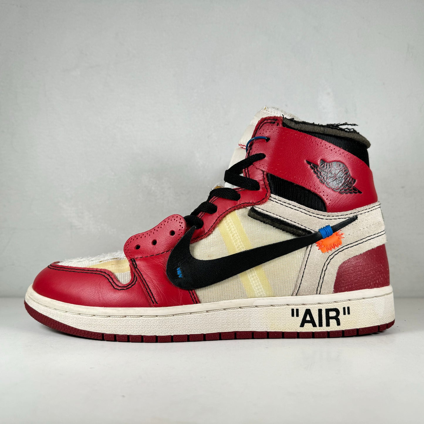 AA3834 101 Jordan 1 Retro High Off-White Chicago [USED] - 8.5 M (Used)