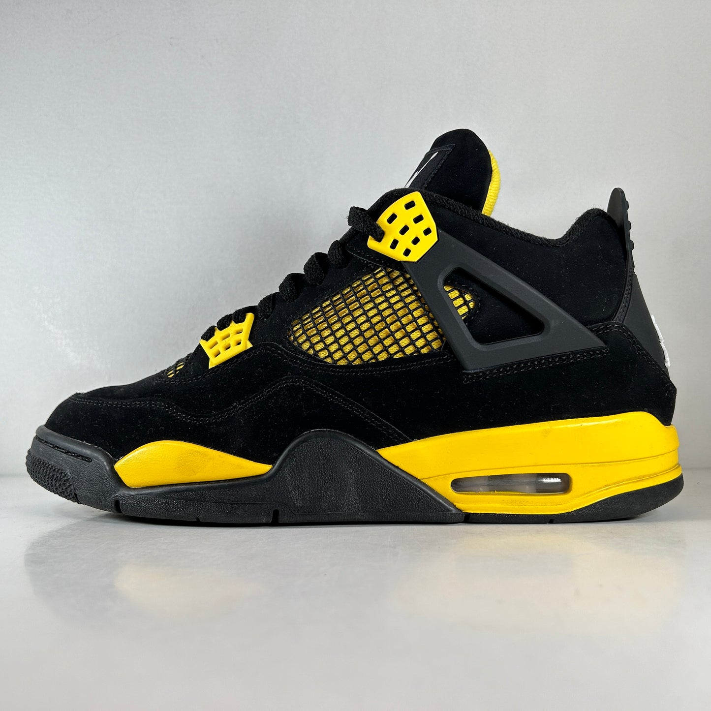 DH6927 017 Jordan 4 Retro Thunder [USED] - 11.5 M (Used3)