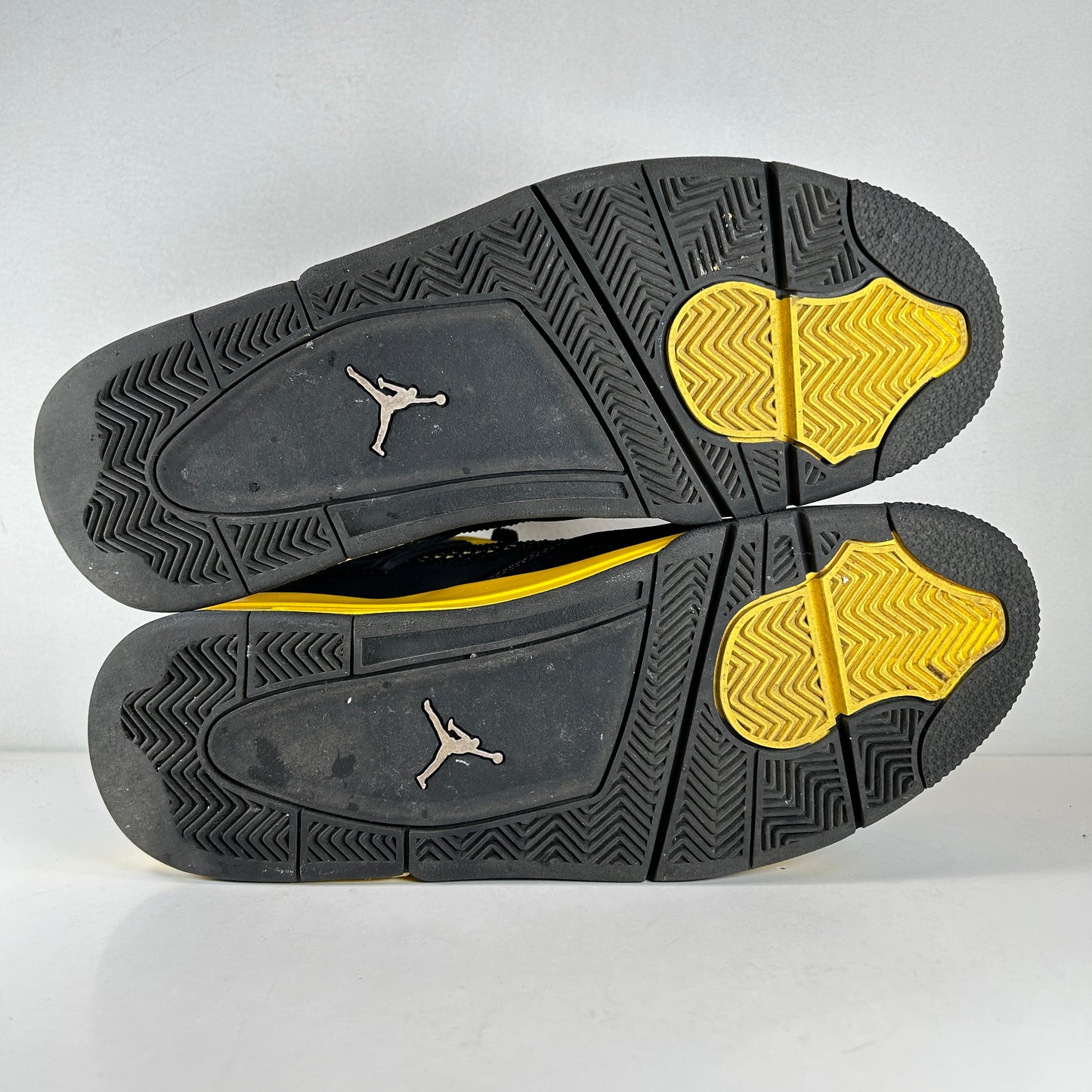 DH6927 017 Jordan 4 Retro Thunder [USED] - 11.5 M (Used3)